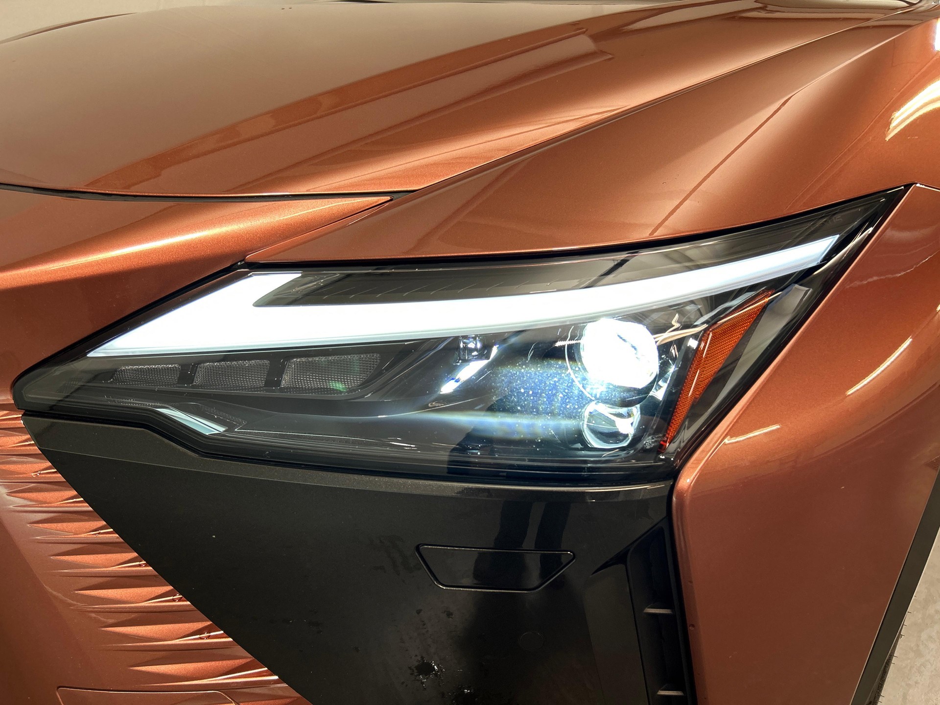 LEXUS RZ 450e Excellence-image-17