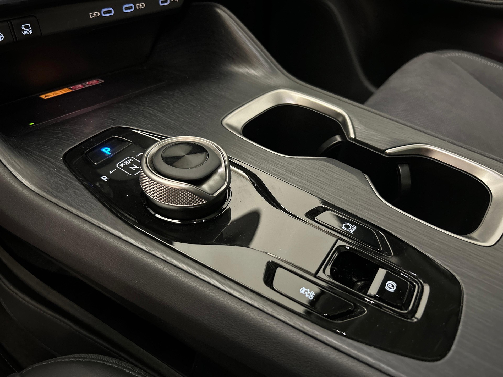 LEXUS RZ 450e Excellence-image-15
