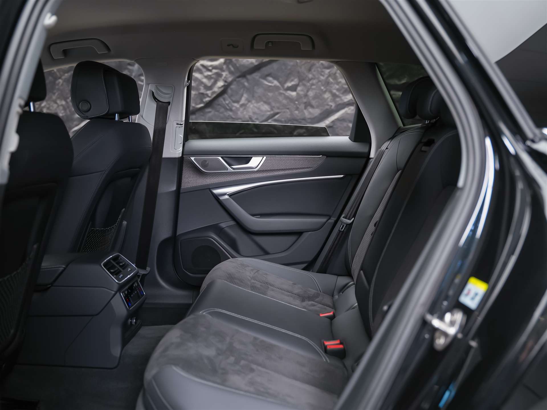 AUDI S6 Avant 3.0 TDI quattro tiptronic *Allradlenkung*Luftfahrwerk*21" Felgen*-image-12