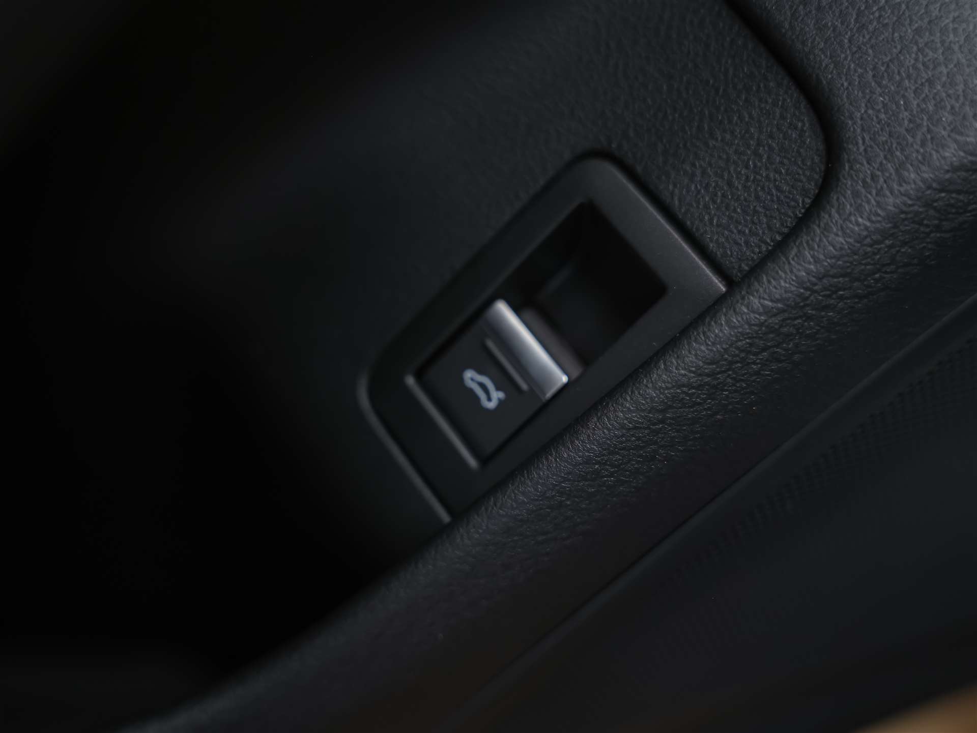 AUDI S6 Avant 3.0 TDI quattro tiptronic *Allradlenkung*Luftfahrwerk*21" Felgen*-image-28