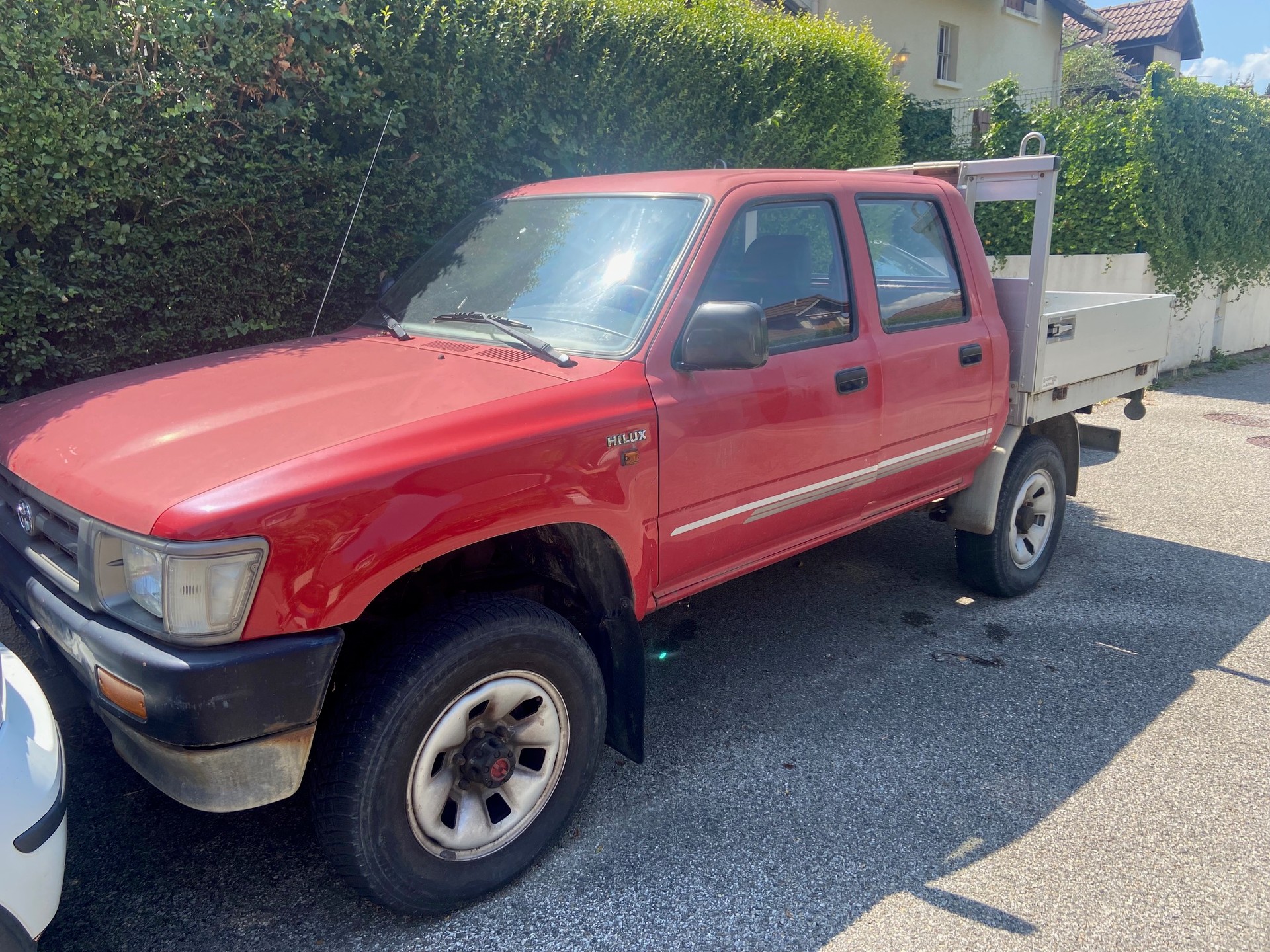 TOYOTA HI-LUX-image-1