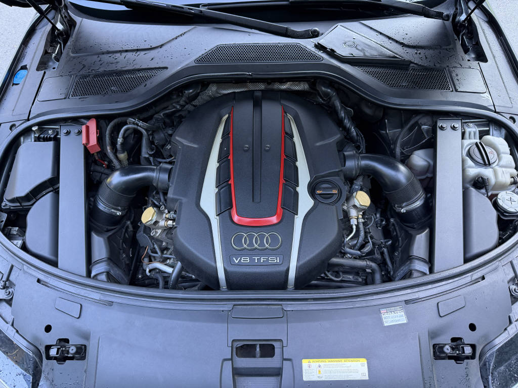 AUDI S8 4.0 V8 TFSI quattro T-Tronic-image-14