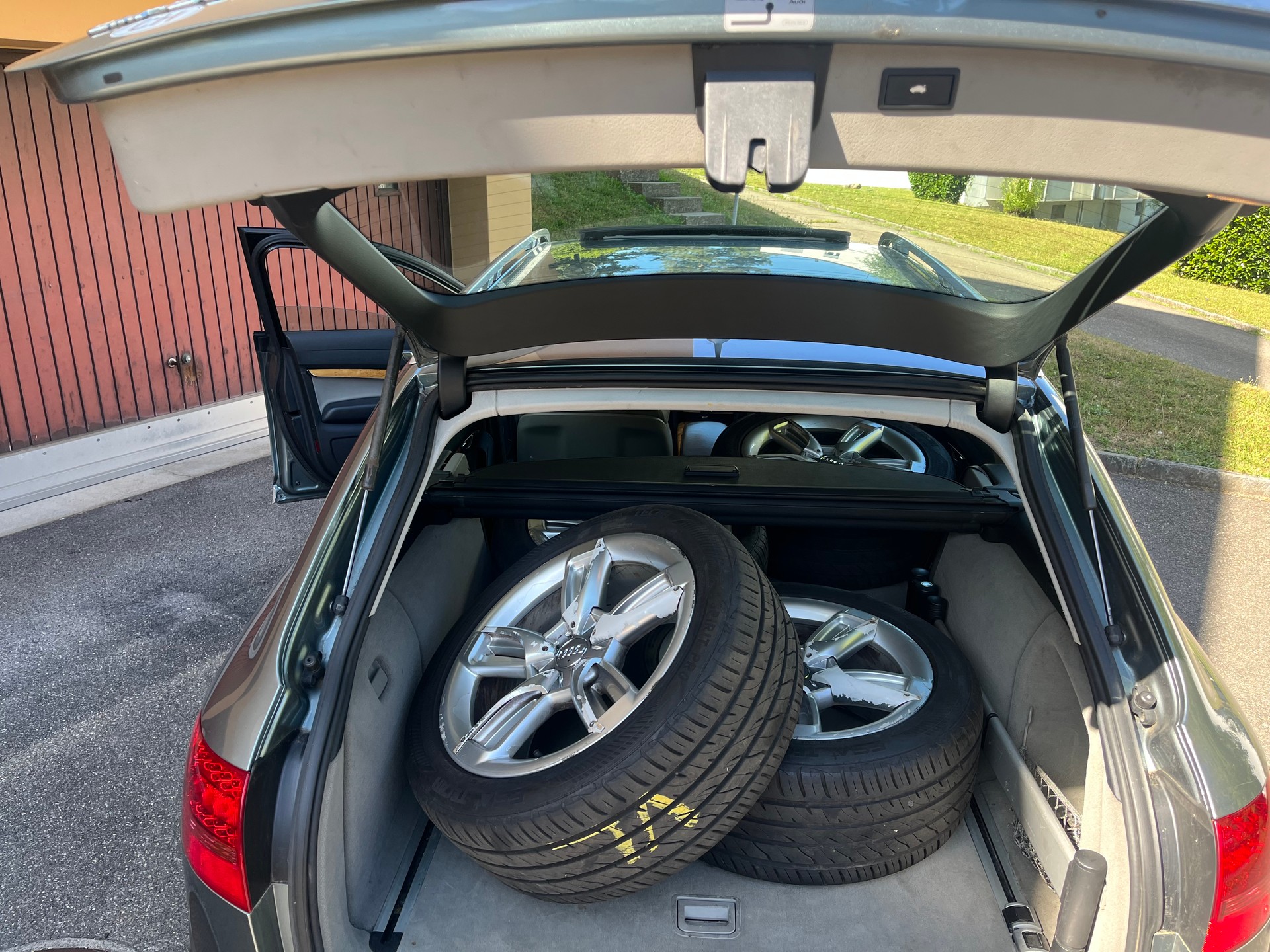 AUDI A6 allroad 3.2 FSI quattro-image-11
