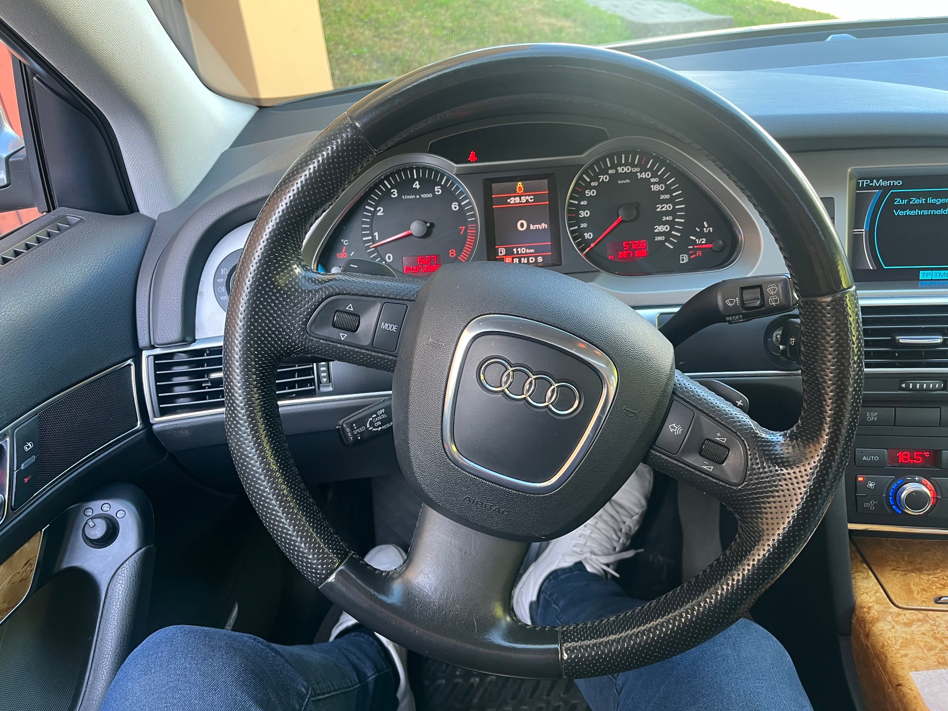 AUDI A6 allroad 3.2 FSI quattro-image-9