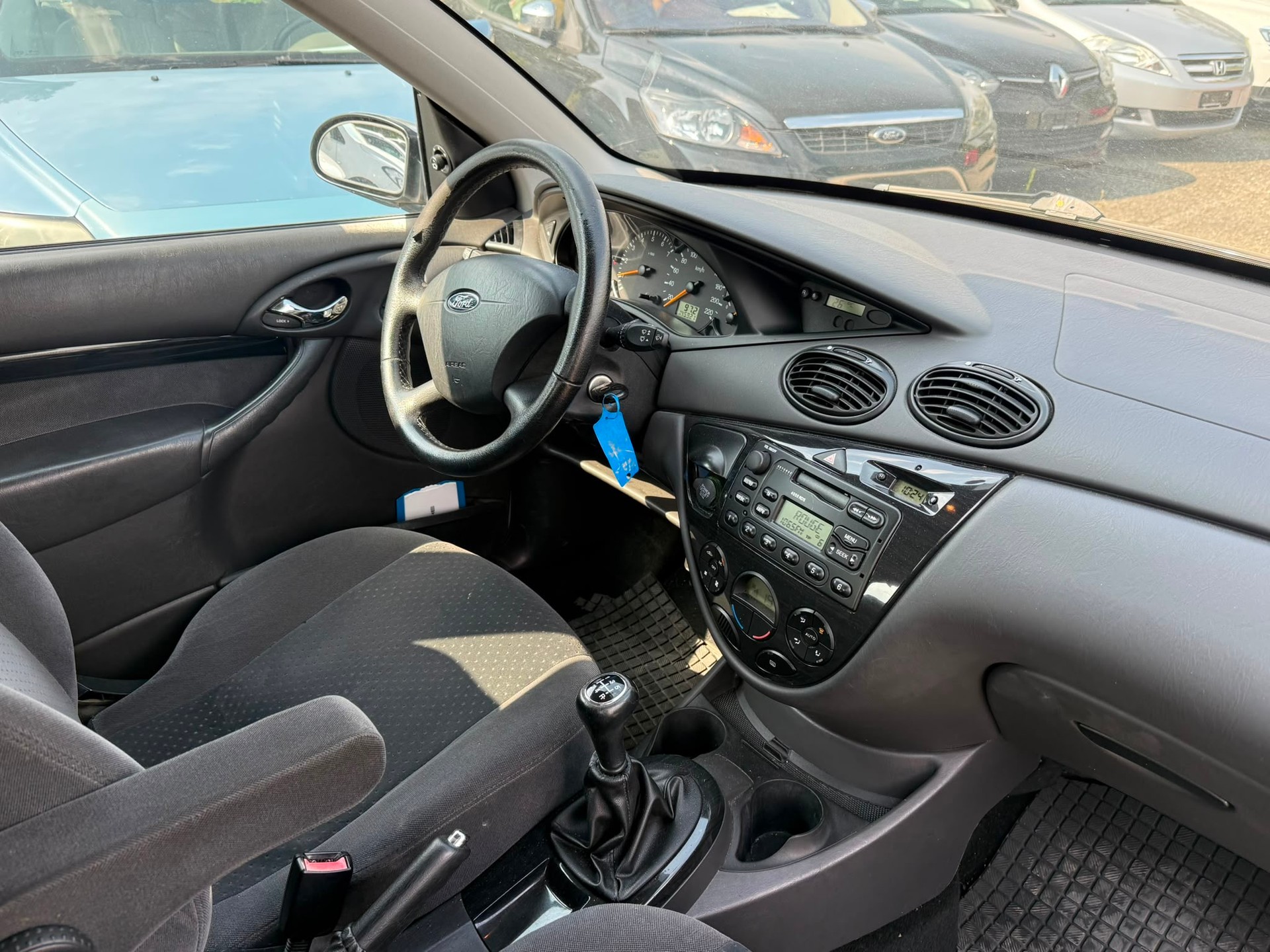 FORD Focus 1.8i 16V Ghia-image-7