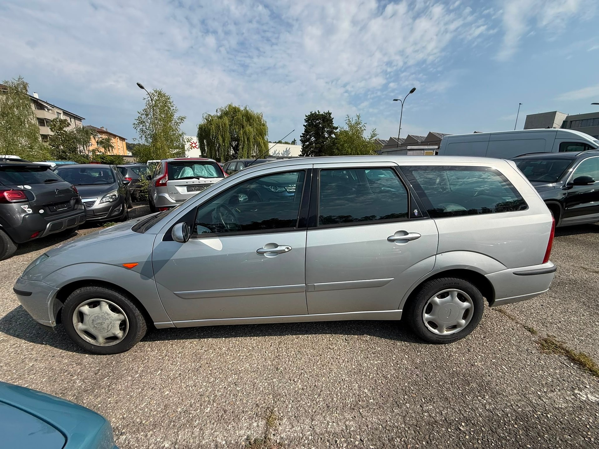 FORD Focus 1.8i 16V Ghia-image-2