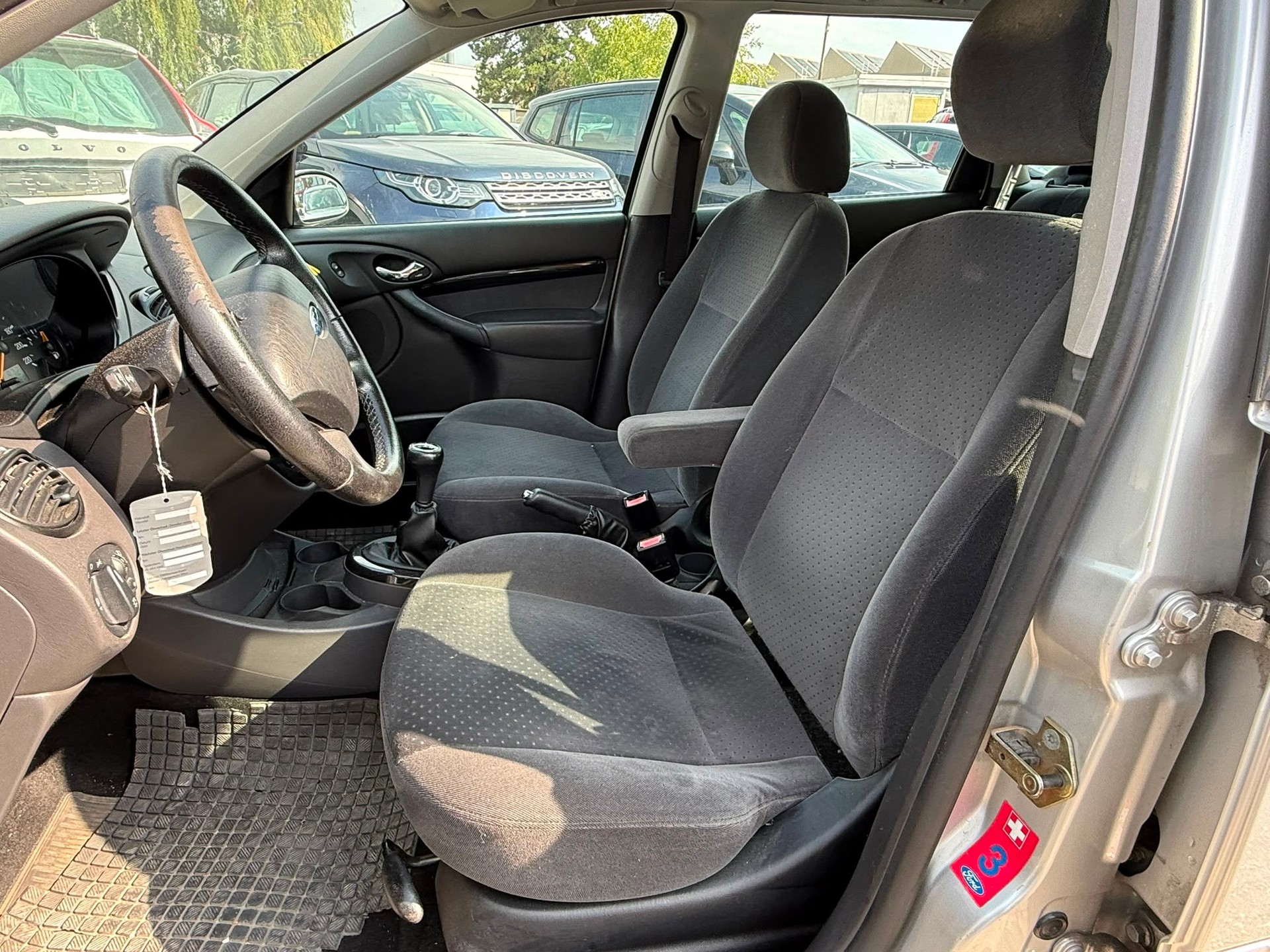 FORD Focus 1.8i 16V Ghia-image-9
