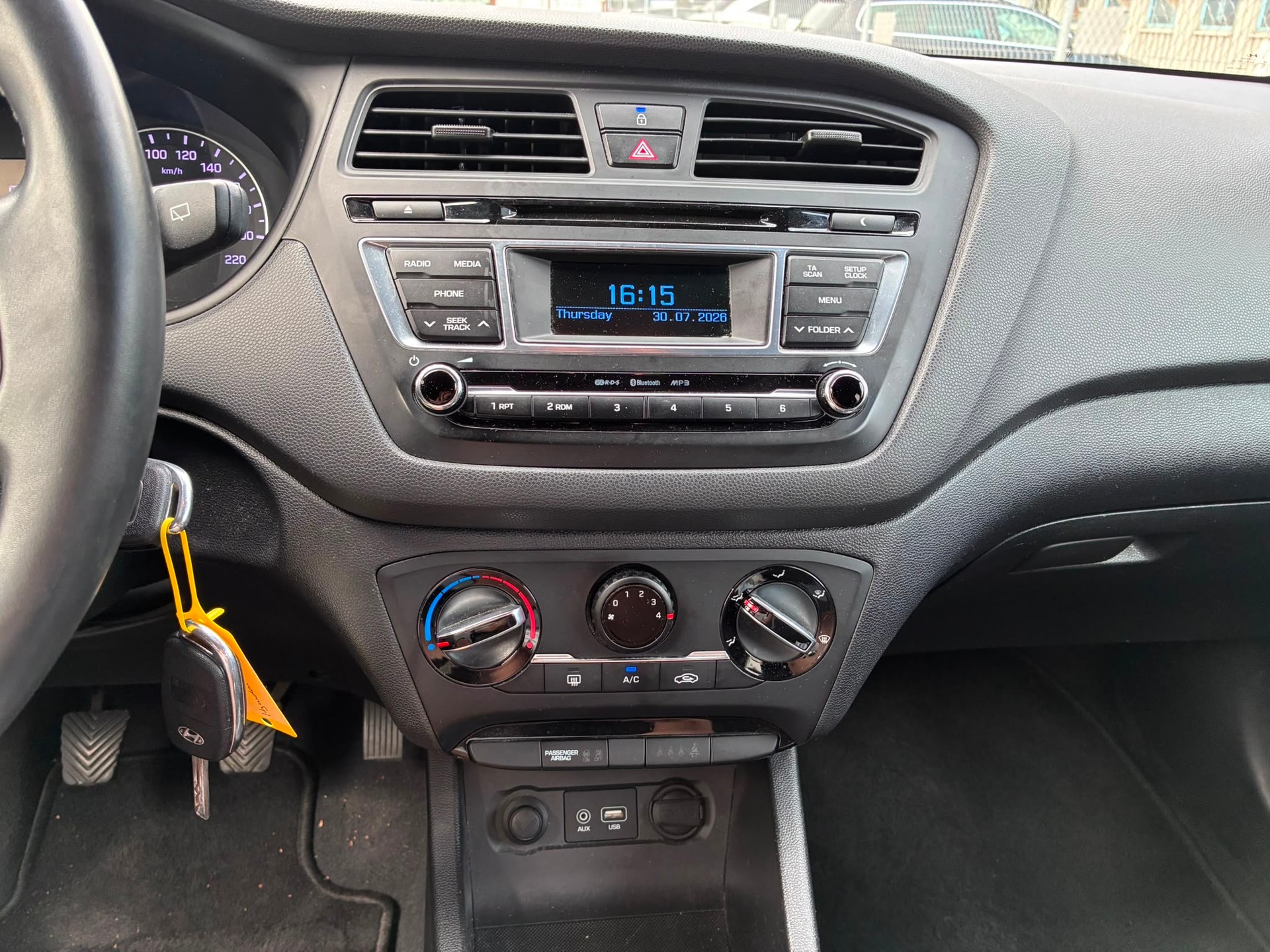 HYUNDAI i20 1.0 T-GDi Amplia-image-7