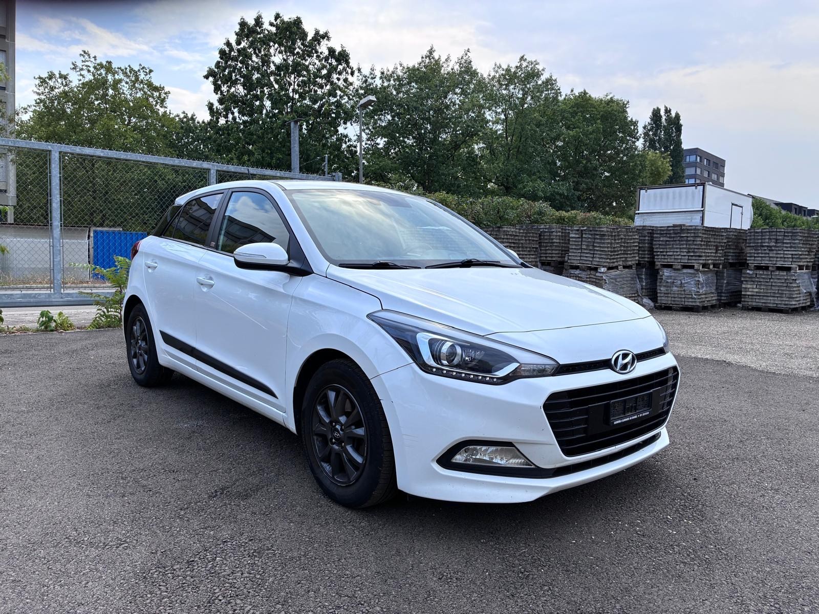 HYUNDAI i20 1.0 T-GDi Amplia-image-3