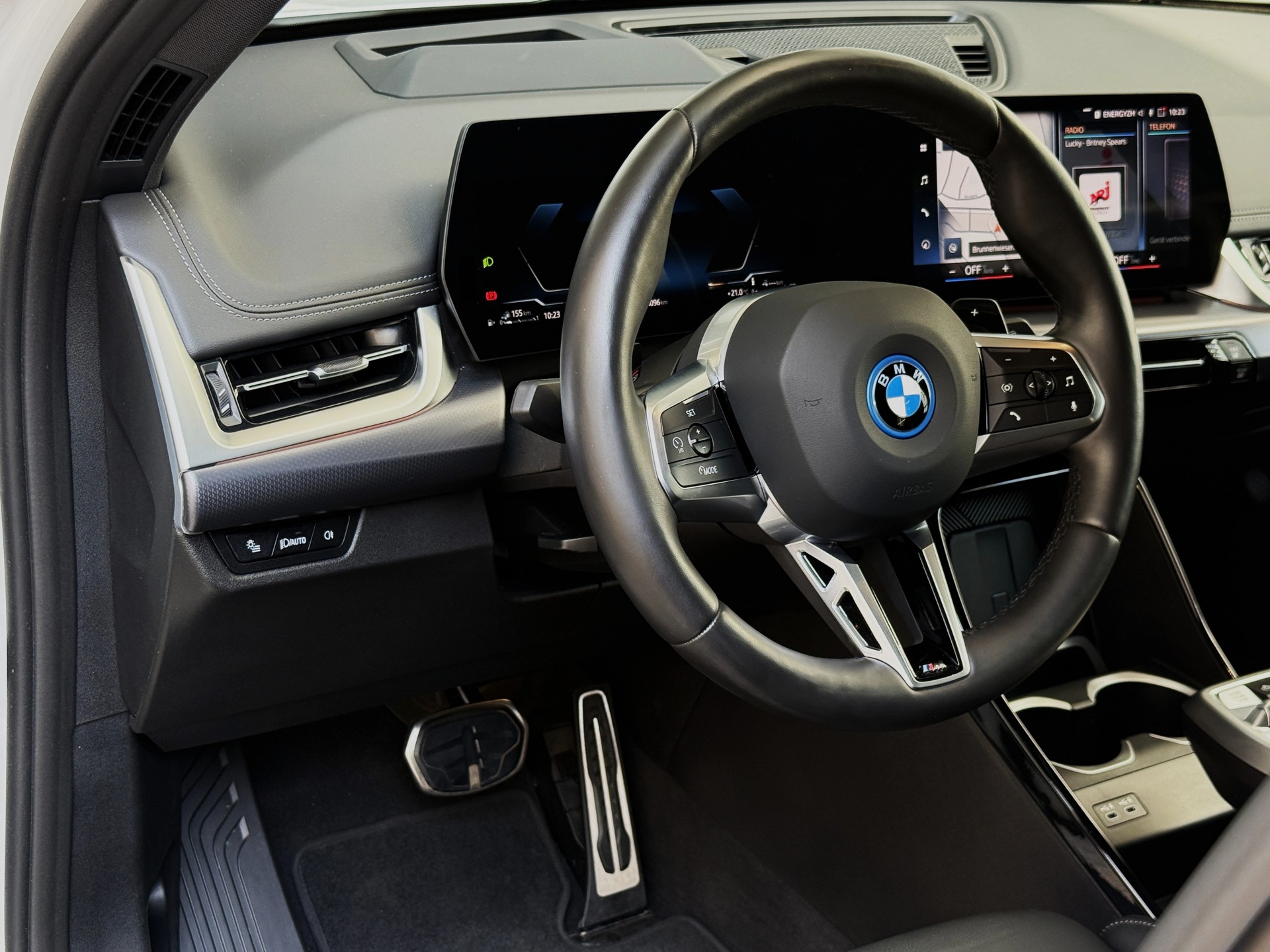 BMW X1 xDrive 25e M-SPORT - *1. HAND CH-FZ.* - *TOP-AUSSTATTUNG* - *GRATIS-SERVICE & WERKSGARANTIE* - *8-FACH ALU*-image-14