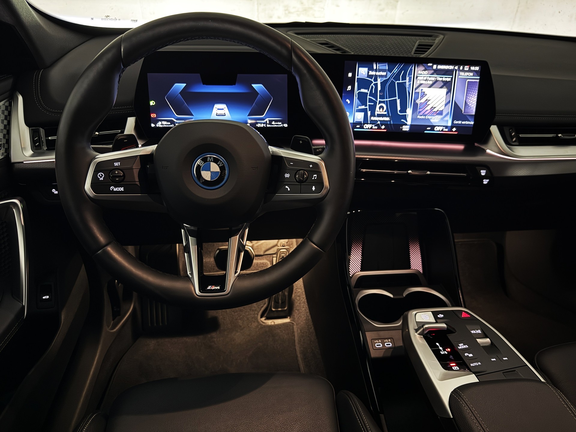 BMW X1 xDrive 25e M-SPORT - *1. HAND CH-FZ.* - *TOP-AUSSTATTUNG* - *GRATIS-SERVICE & WERKSGARANTIE* - *8-FACH ALU*-image-21