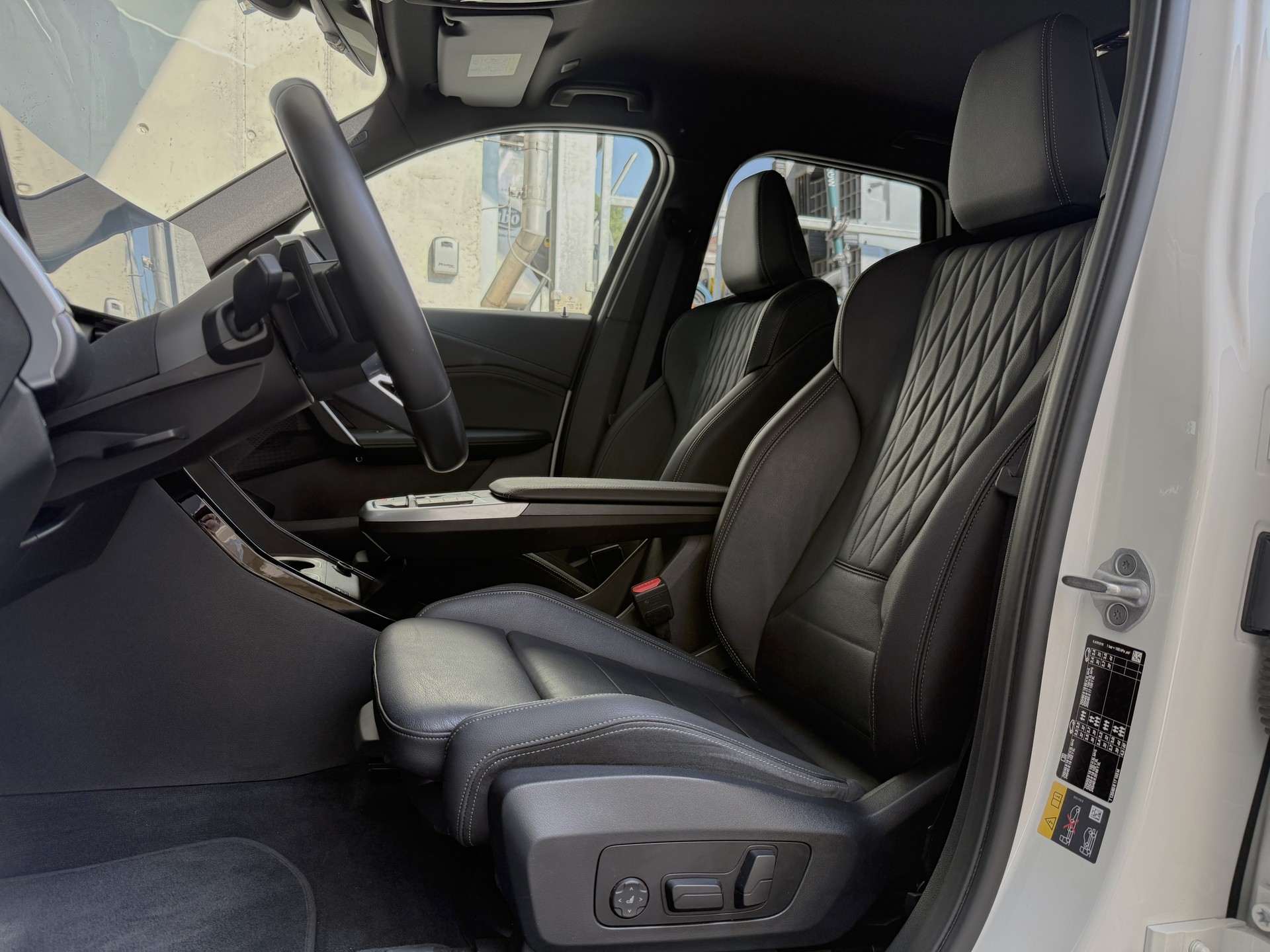 BMW X1 xDrive 25e M-SPORT - *1. HAND CH-FZ.* - *TOP-AUSSTATTUNG* - *GRATIS-SERVICE & WERKSGARANTIE* - *8-FACH ALU*-image-15
