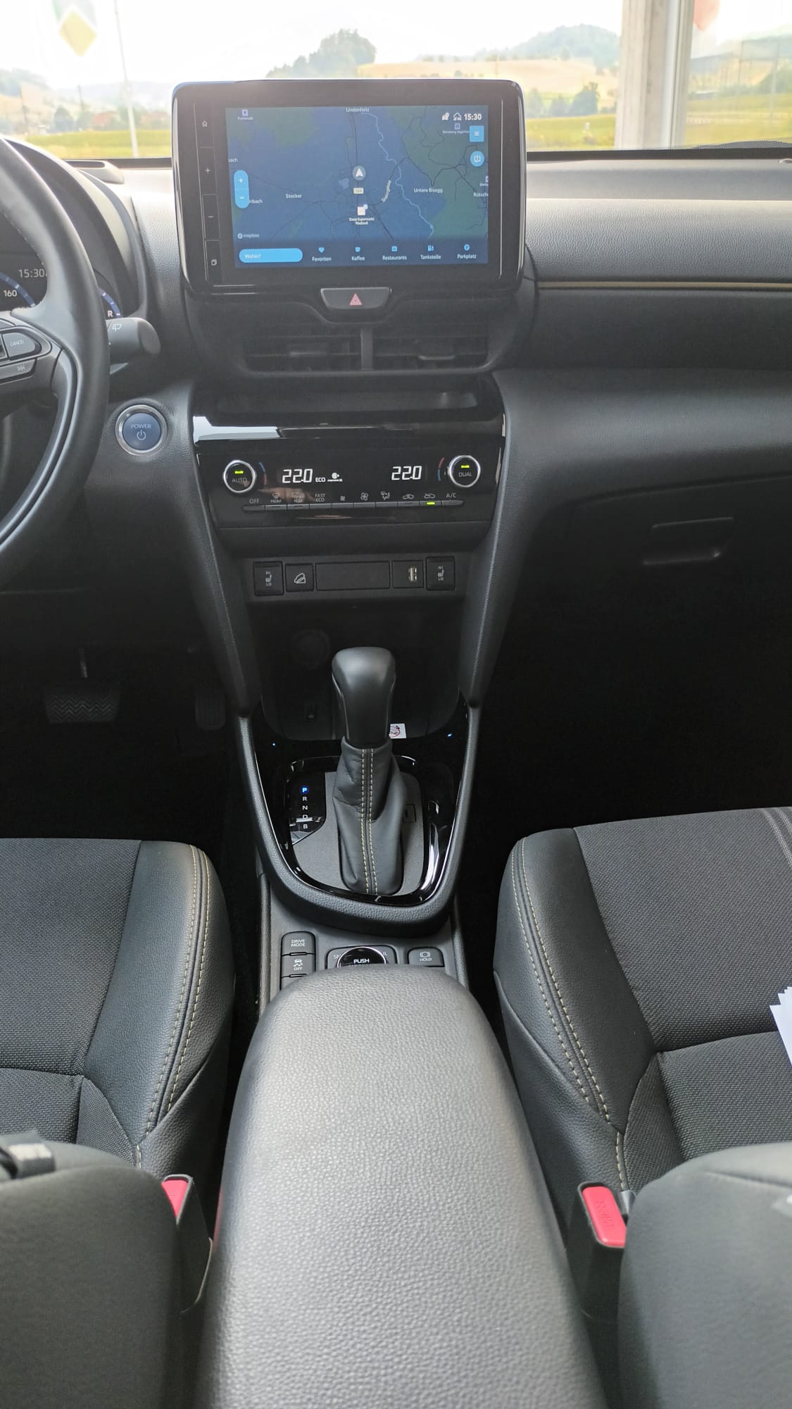 TOYOTA Yaris Cross 1.5 Adventure e-CVT AWDi-image-10