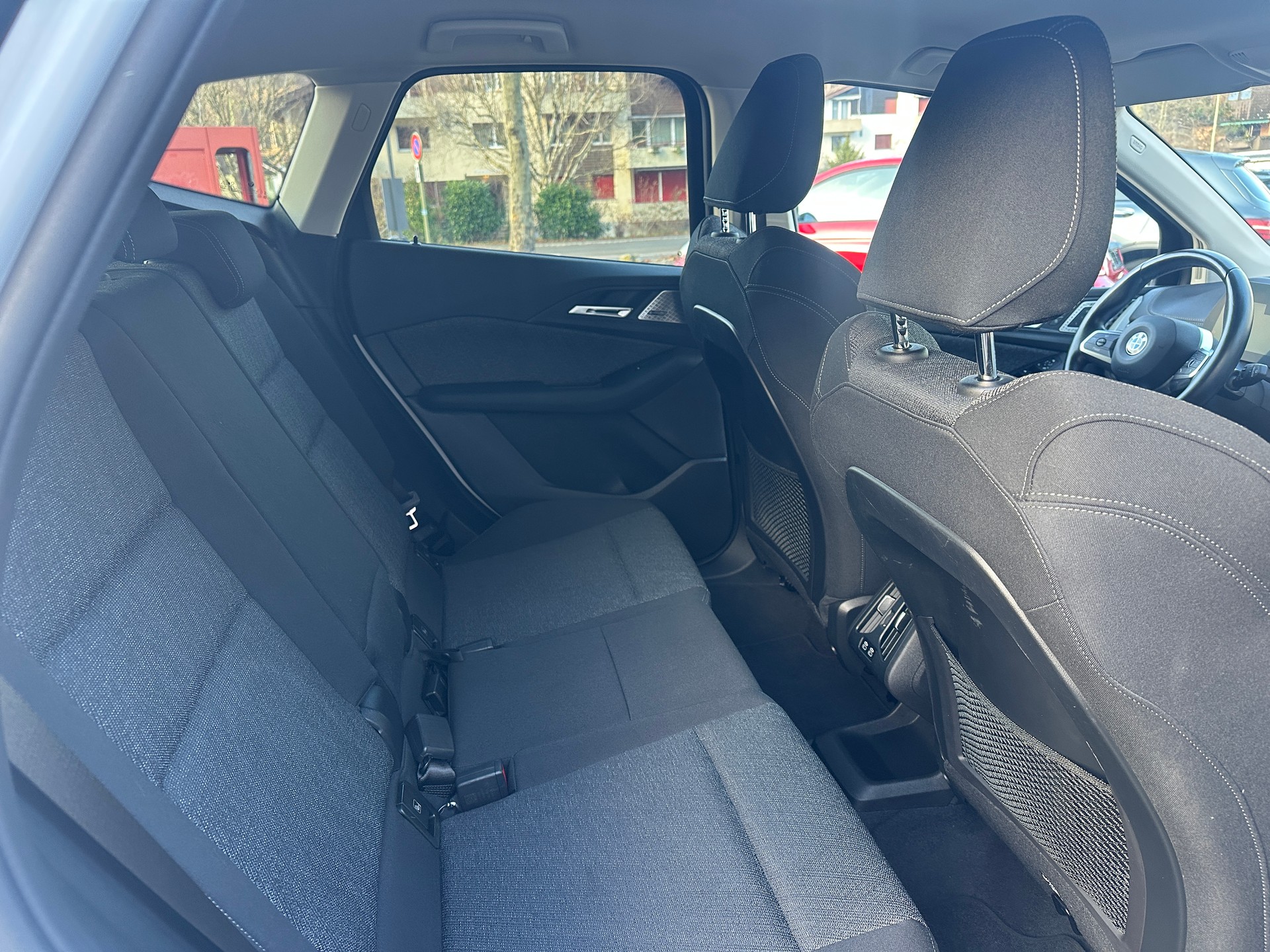 BMW 218d Active Tourer DKG-image-17