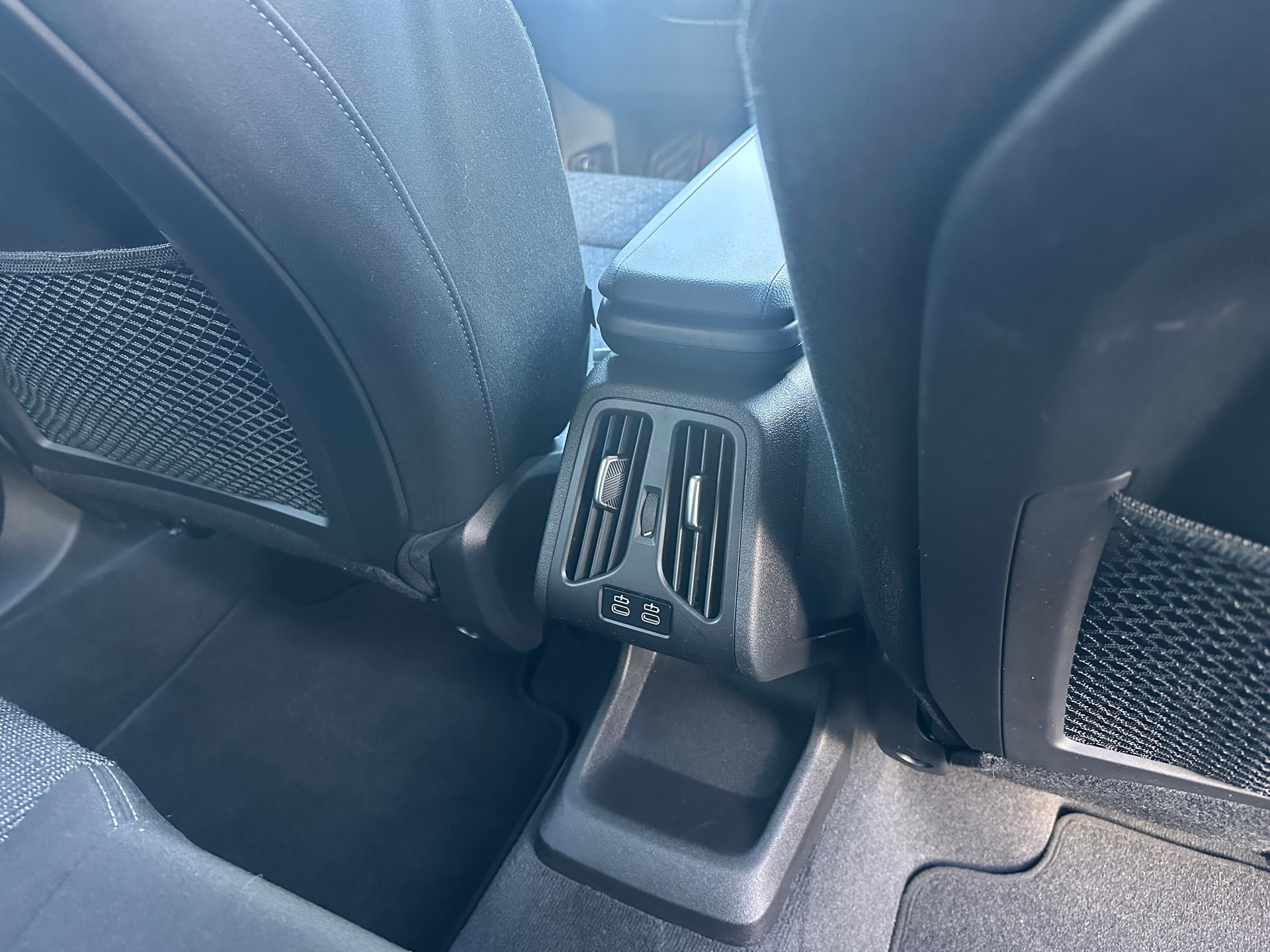 BMW 218d Active Tourer DKG-image-16