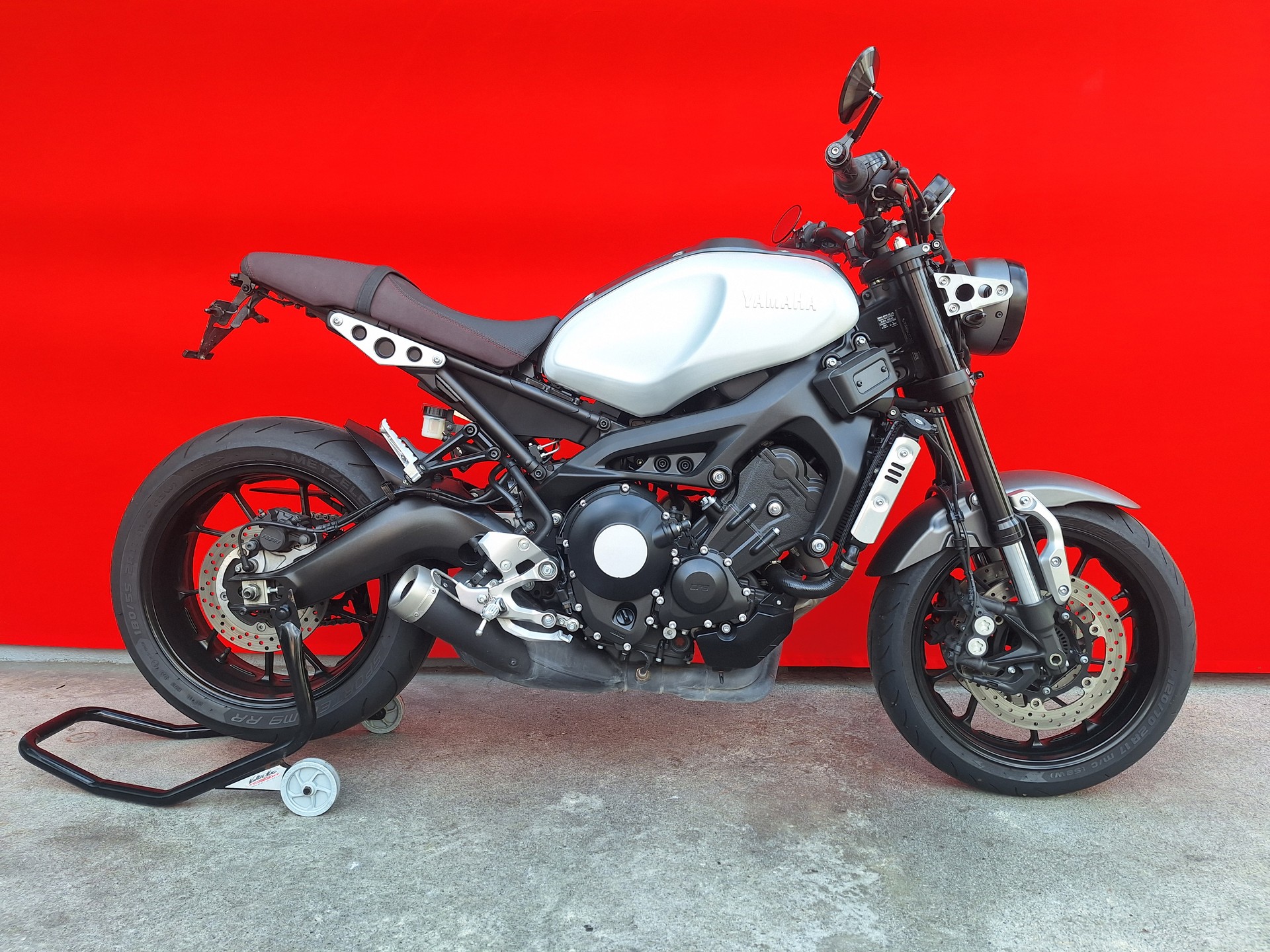 YAMAHA XSR 900-image-2