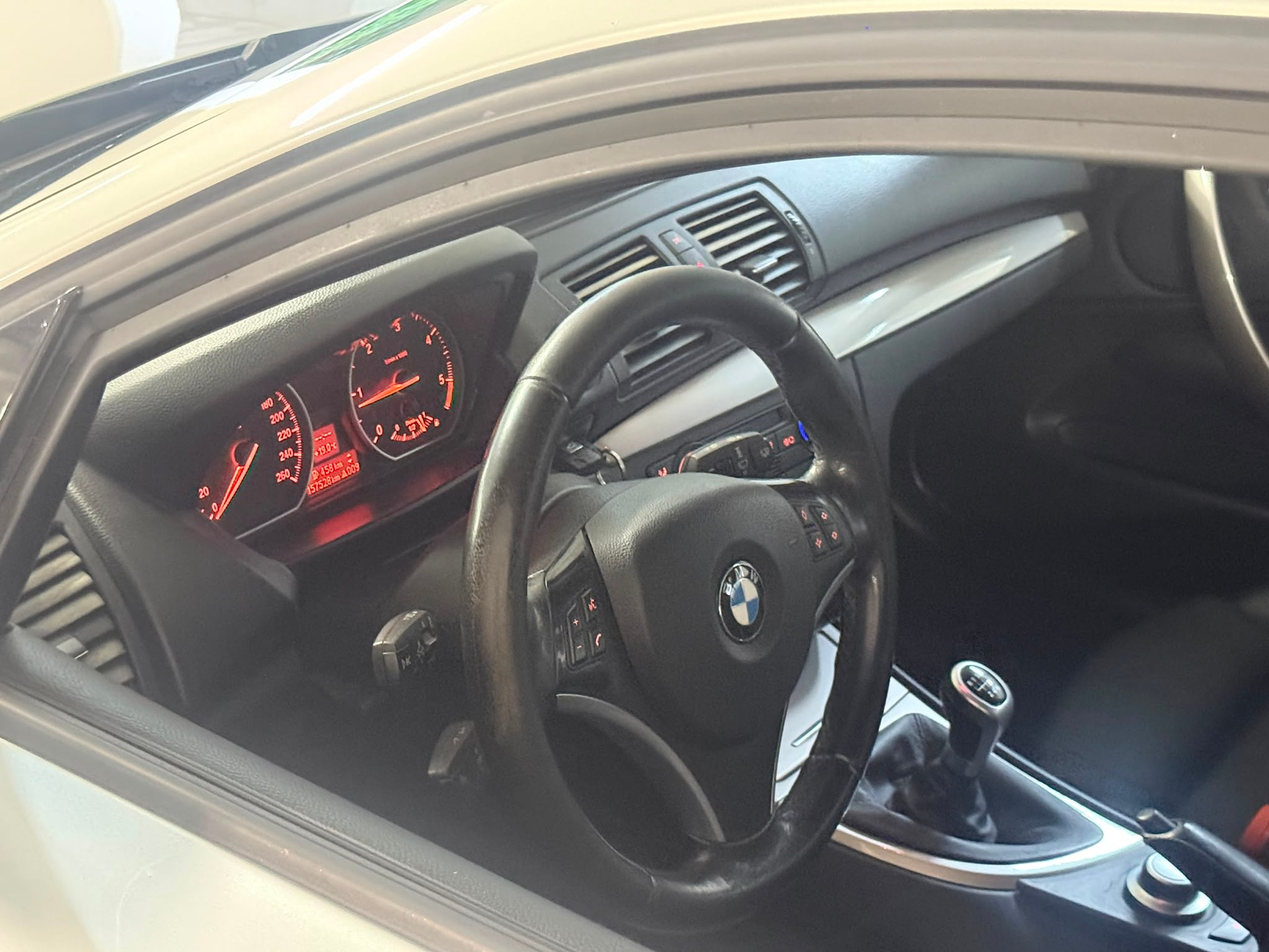 BMW 123d-image-7