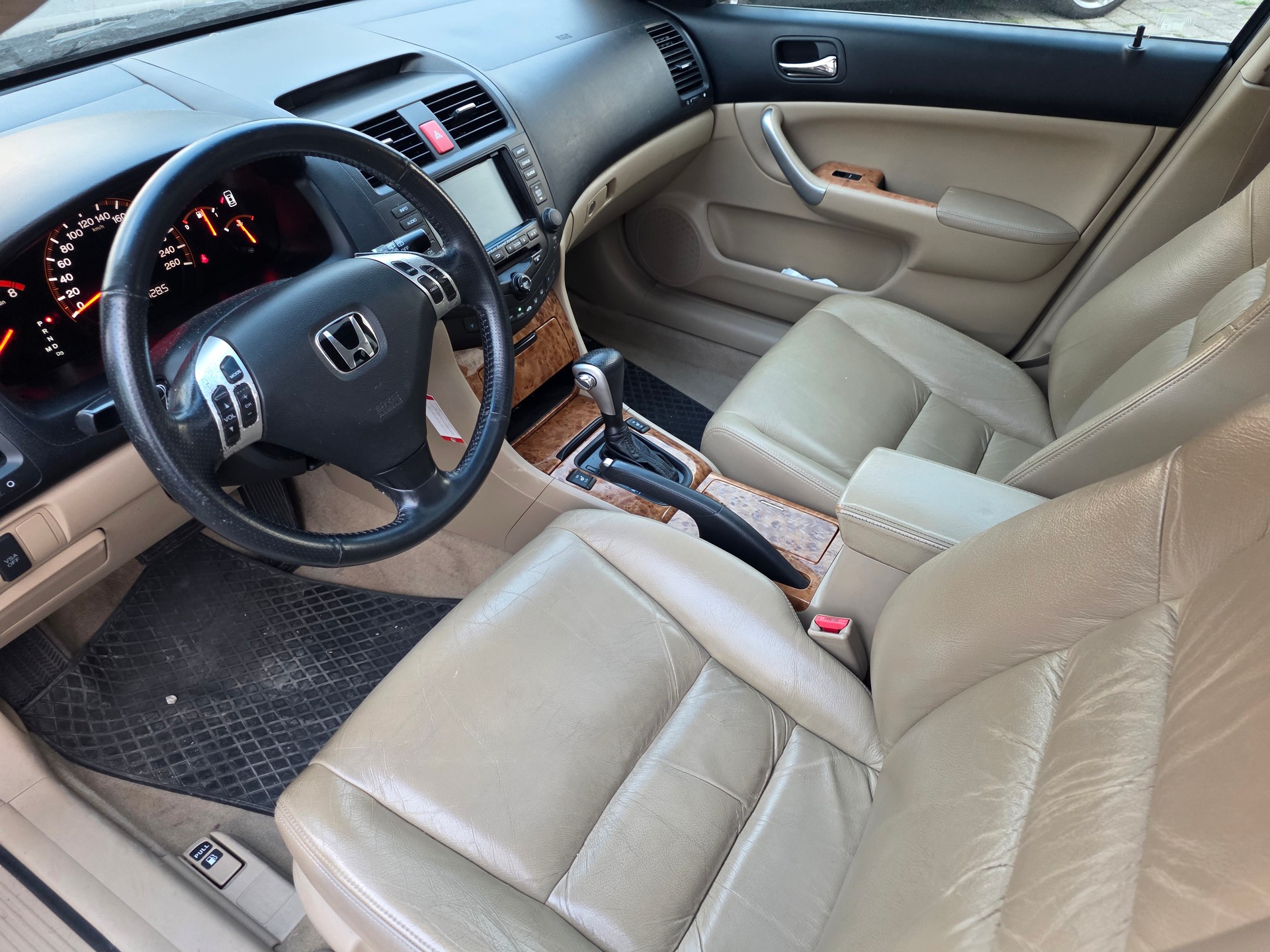 HONDA Accord Tourer 2.4i Executive Automatic-image-12