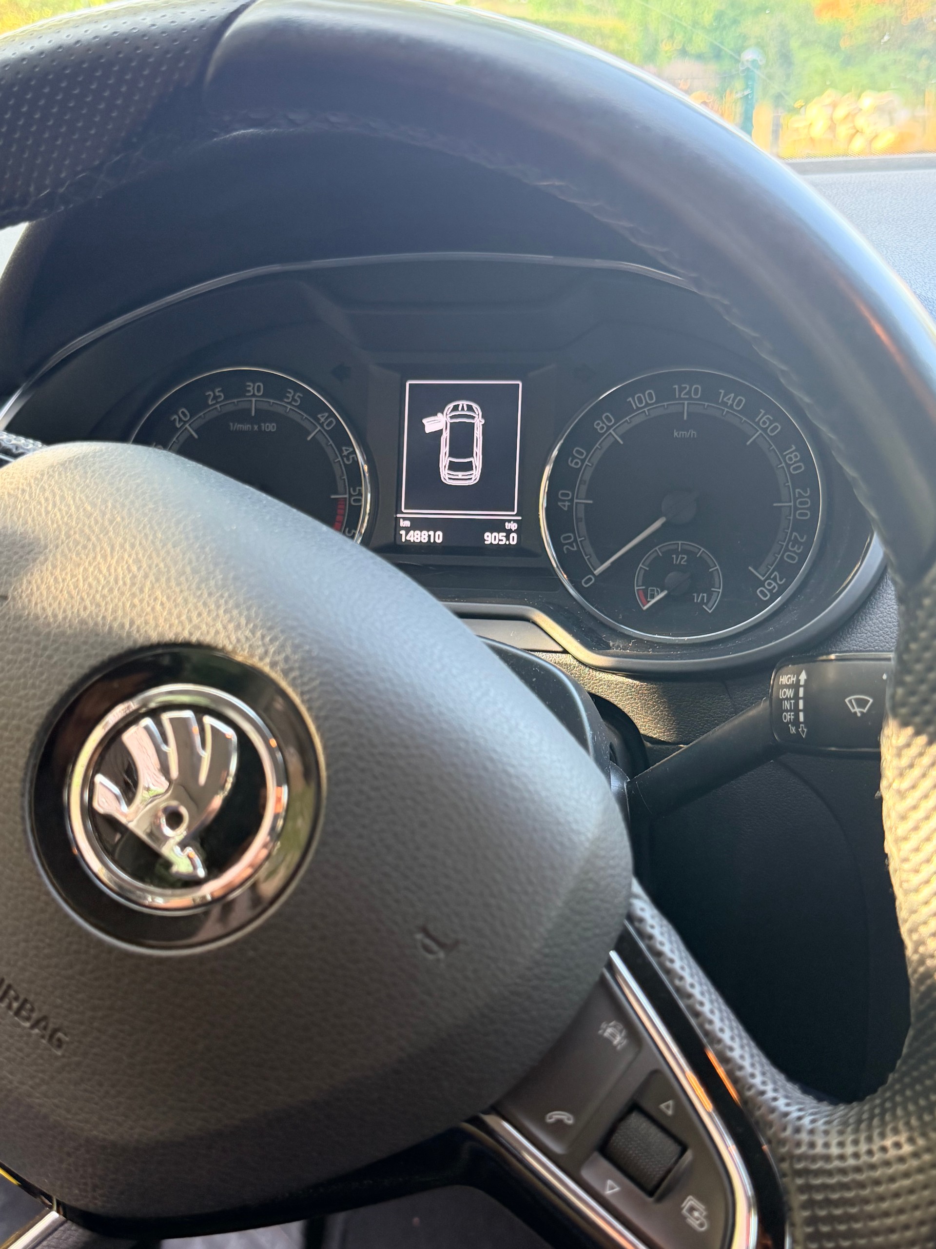 SKODA 1.6 TDI 115 Clever-image-3