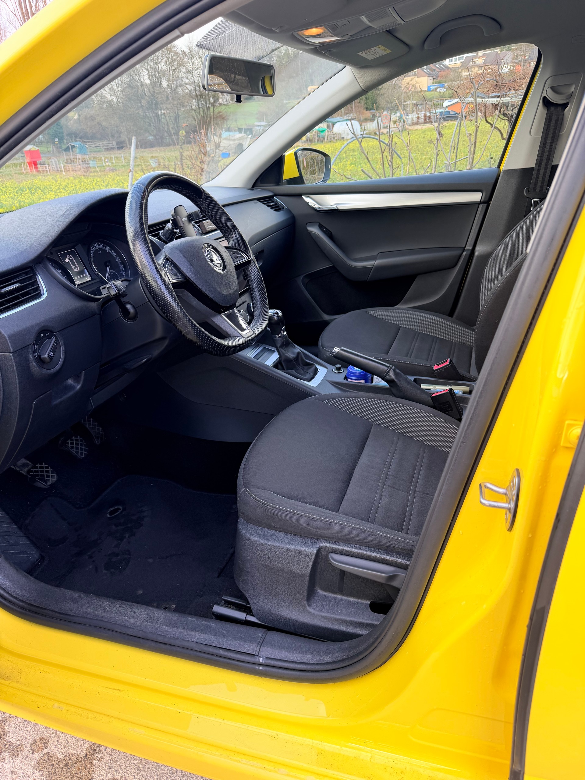 SKODA 1.6 TDI 115 Clever-image-2