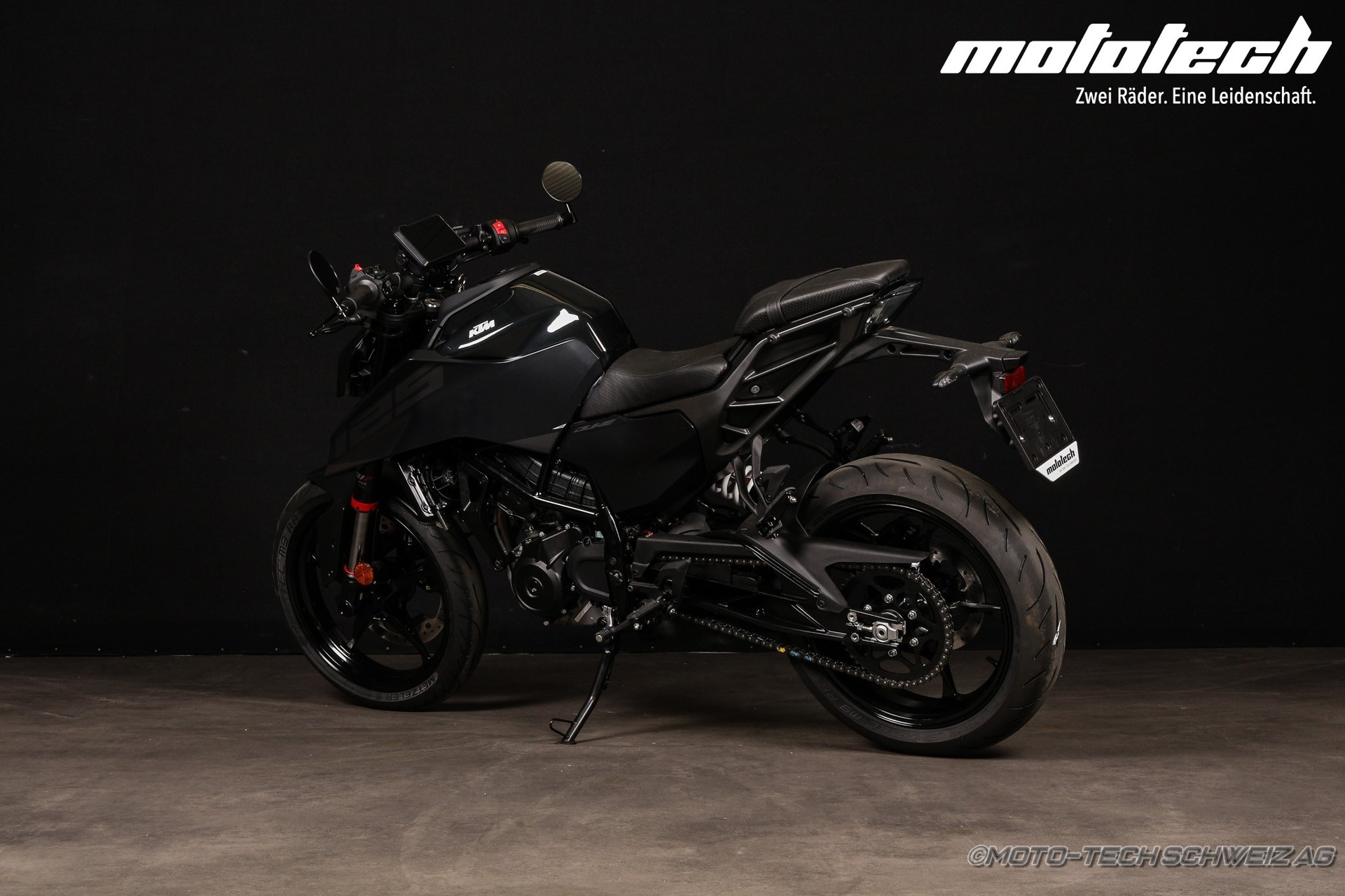 KTM 125 Duke-showroom-element-2