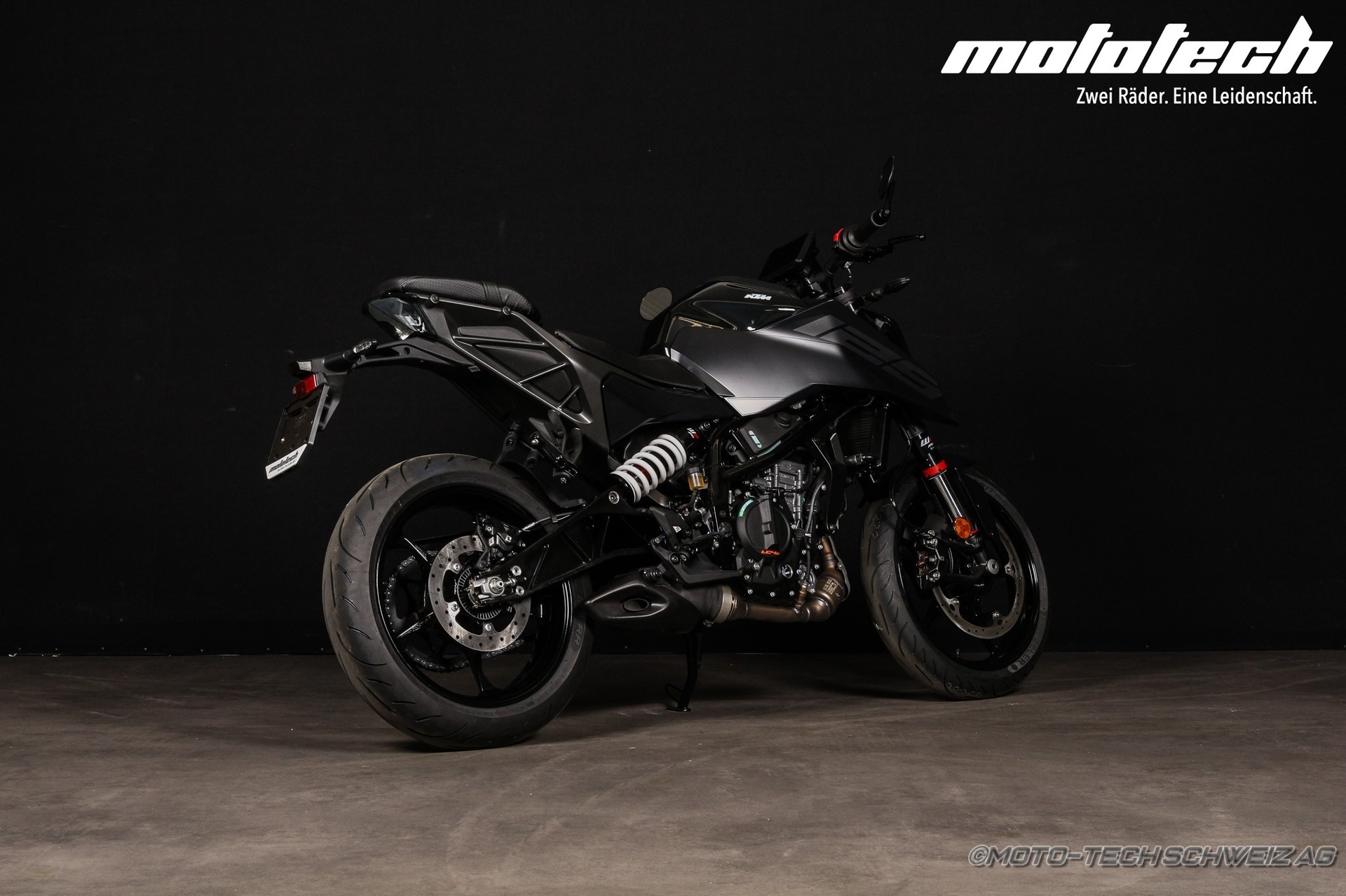 KTM 125 Duke-showroom-element-1