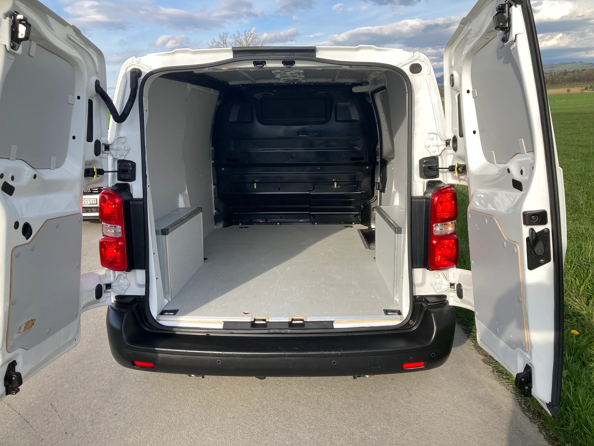 CITROEN Jumpy 1.5 BlueHDi 100 M Komfort mit Anhängerkupplung-image-5