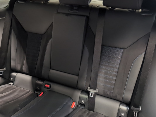 BMW i4 M50-image-9