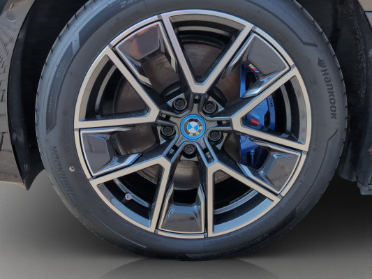 BMW i4 M50-image-7