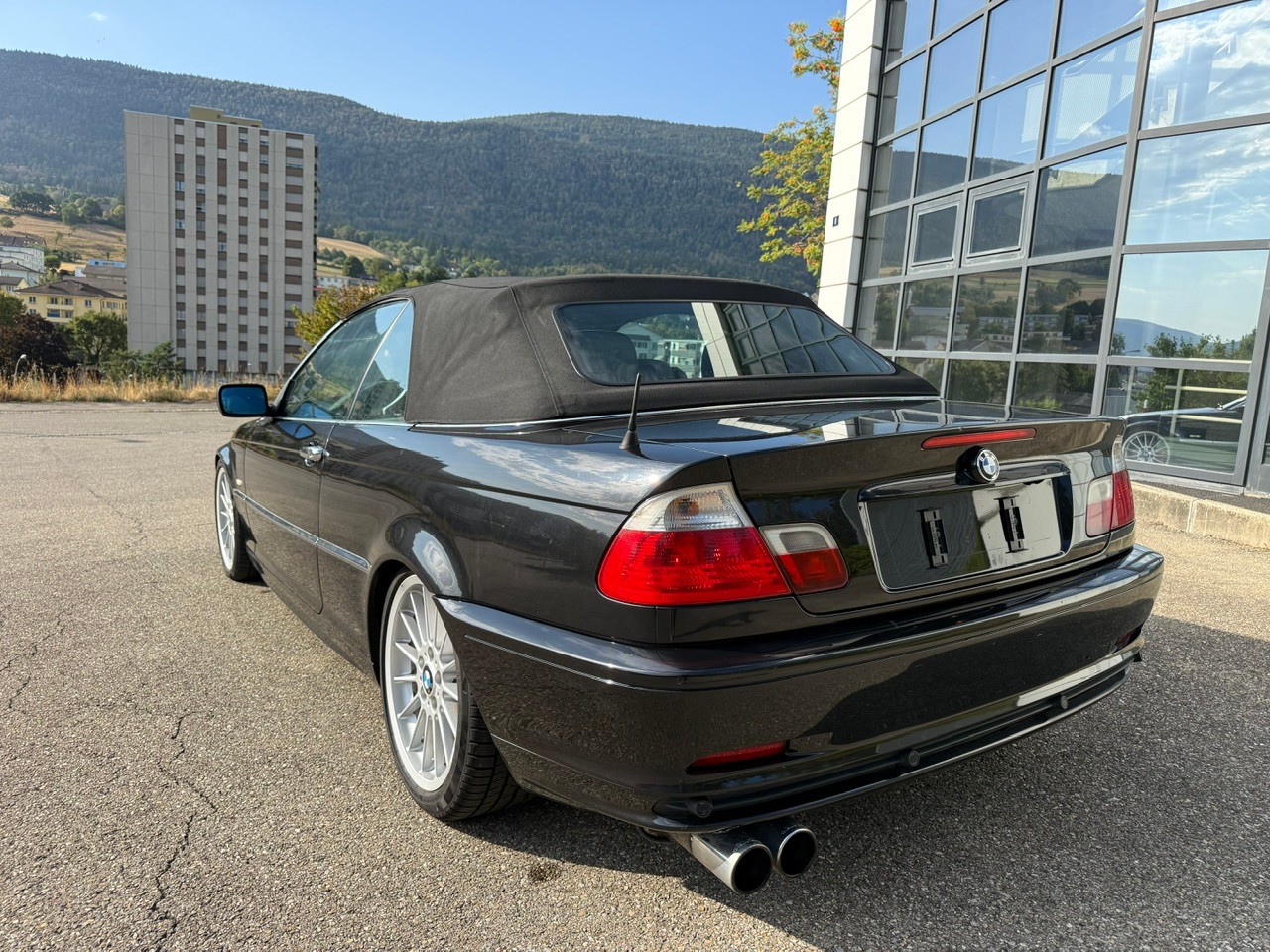 BMW 323Ci Cabriolet-image-4