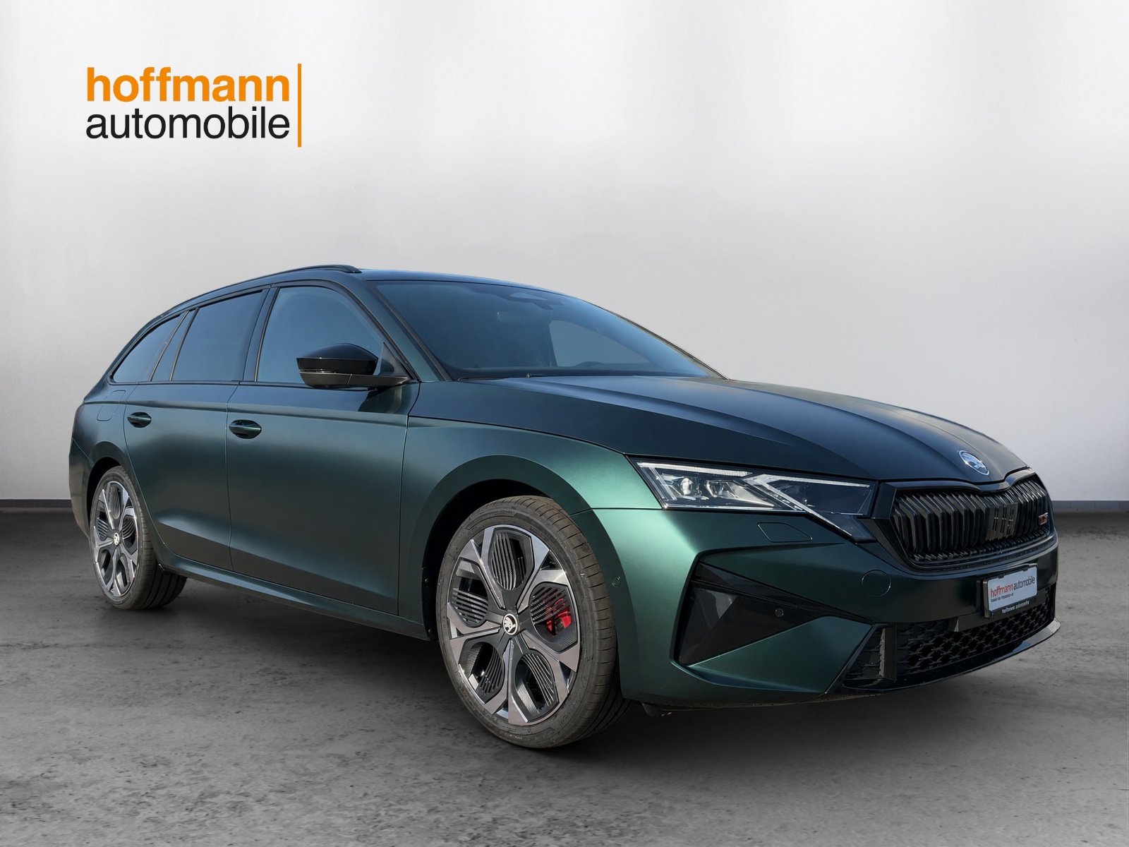SKODA Octavia Combi 2.0 TSI DSG RS 30 Years Edition-showroom-element-2