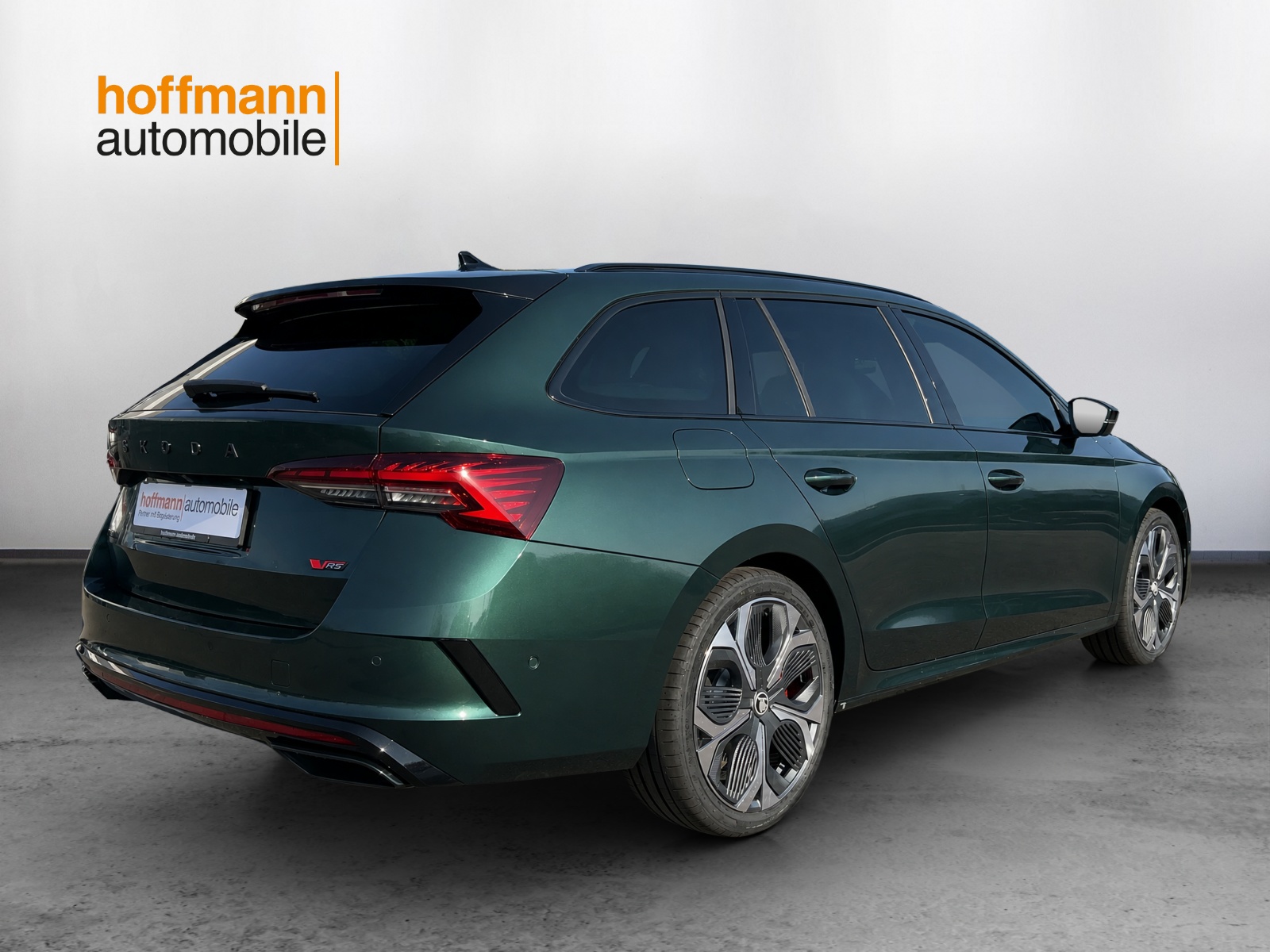 SKODA Octavia Combi 2.0 TSI DSG RS 30 Years Edition-showroom-element-3