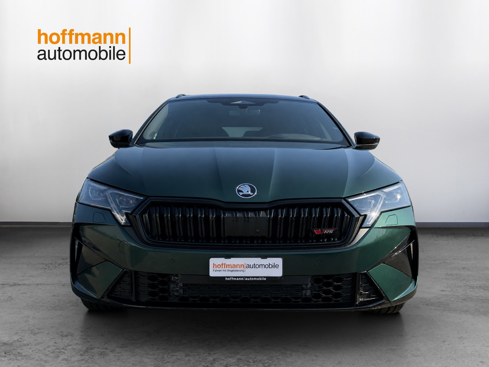SKODA Octavia Combi 2.0 TSI DSG RS 30 Years Edition-showroom-element-1