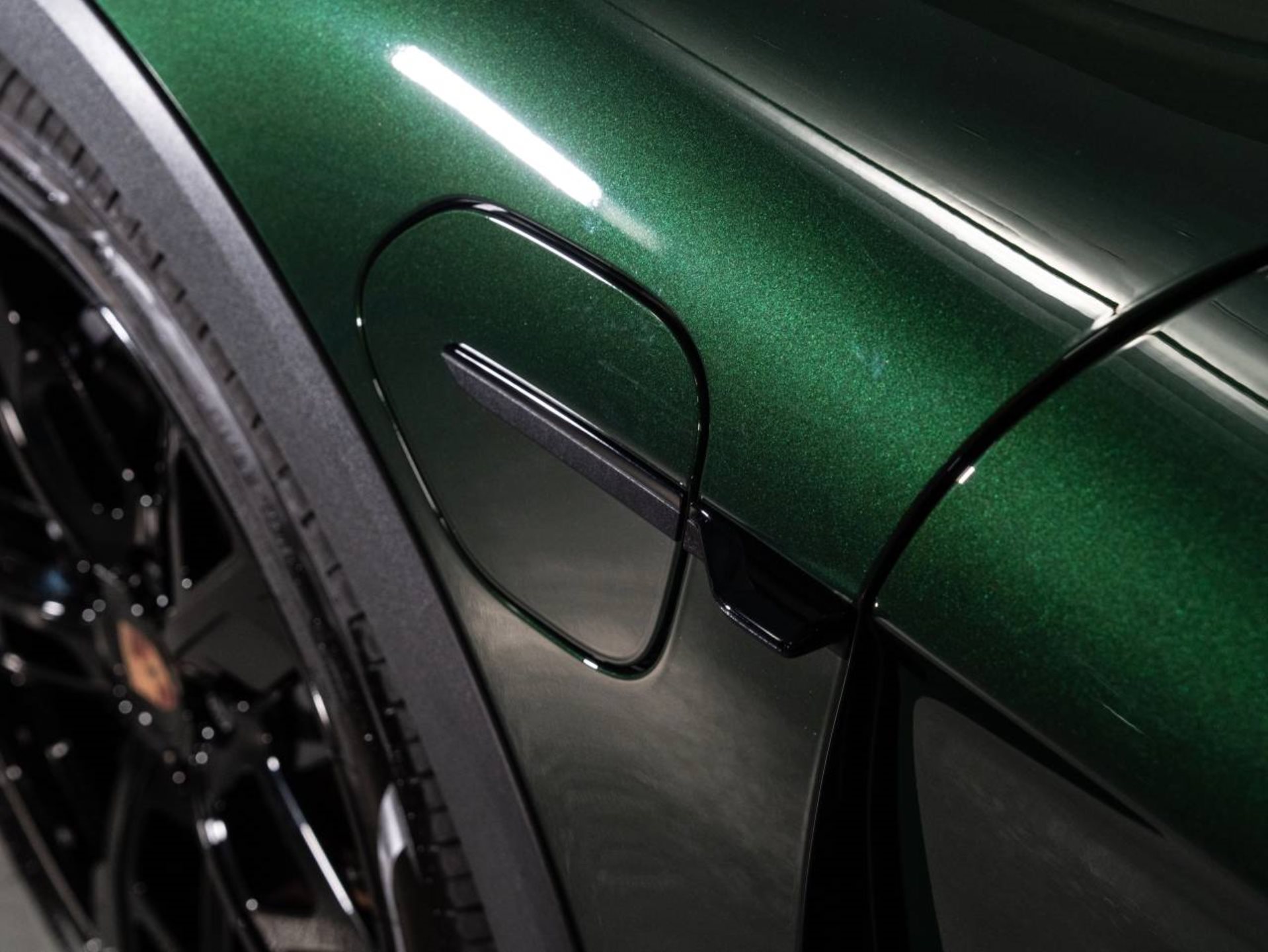 PORSCHE Taycan 4 Cross Turismo-image-20