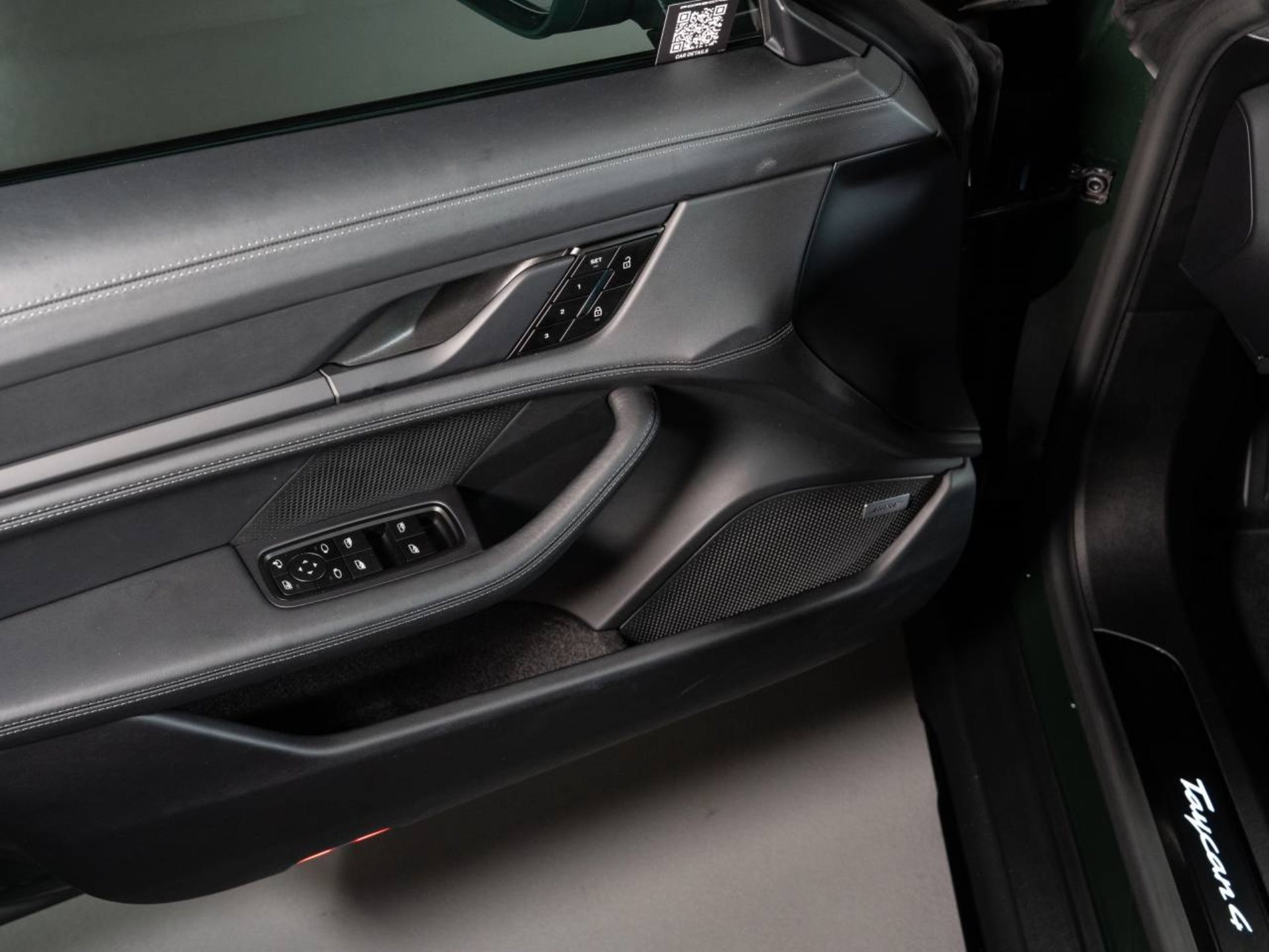 PORSCHE Taycan 4 Cross Turismo-image-14