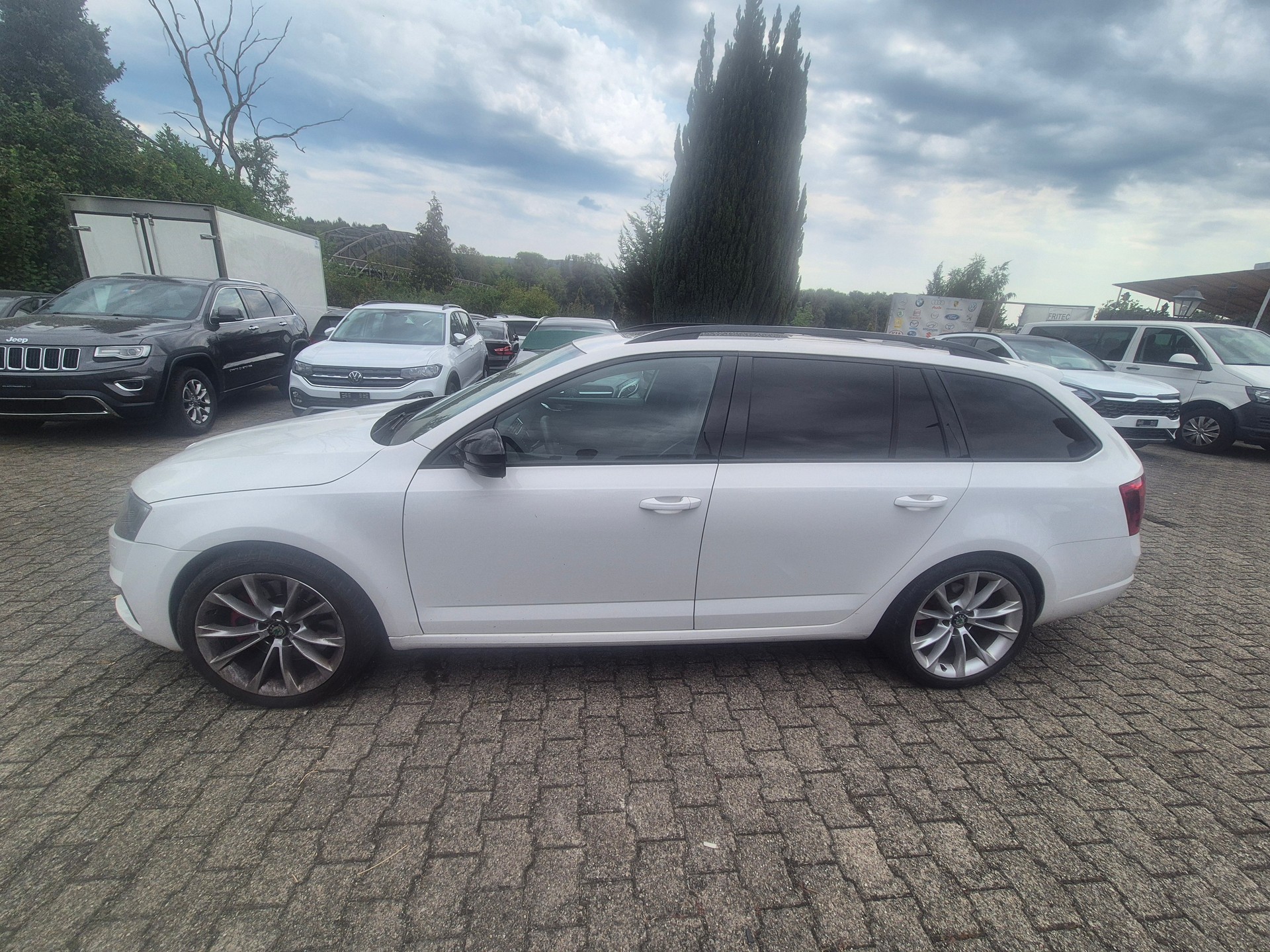 SKODA Octavia Combi 2.0 TDI RS DSG-image-3
