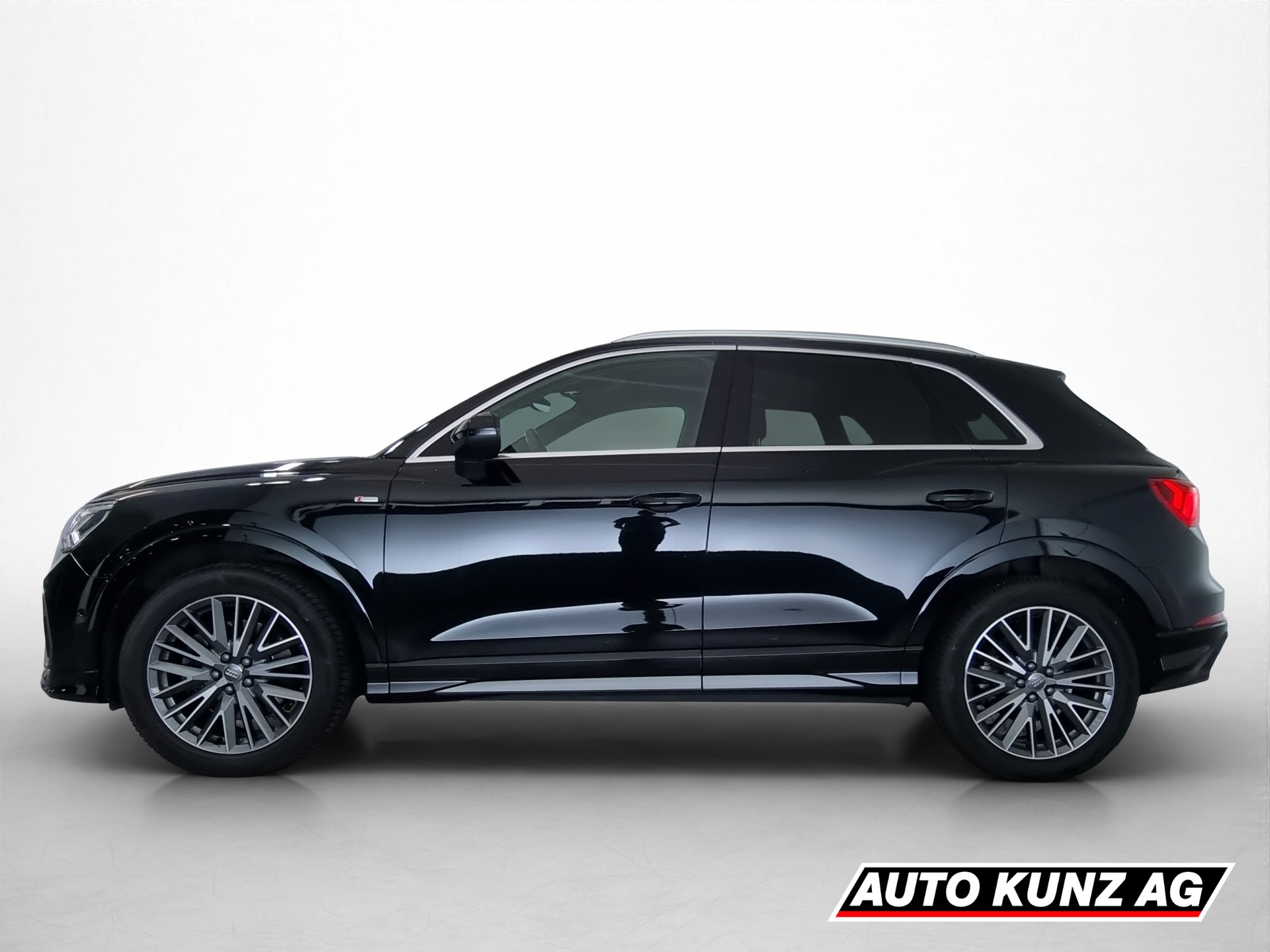 AUDI Q3 2.0 45 TFSI quattro S tronic-image-2
