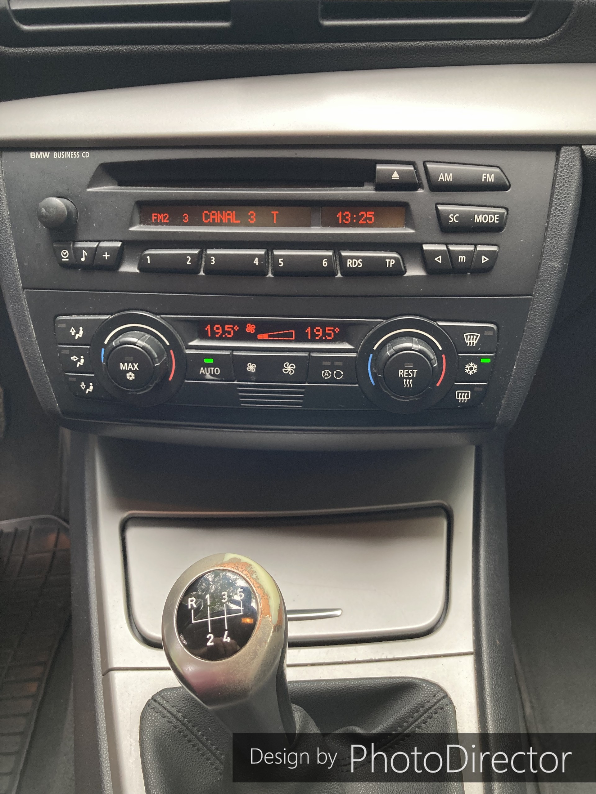 BMW 118i-image-7