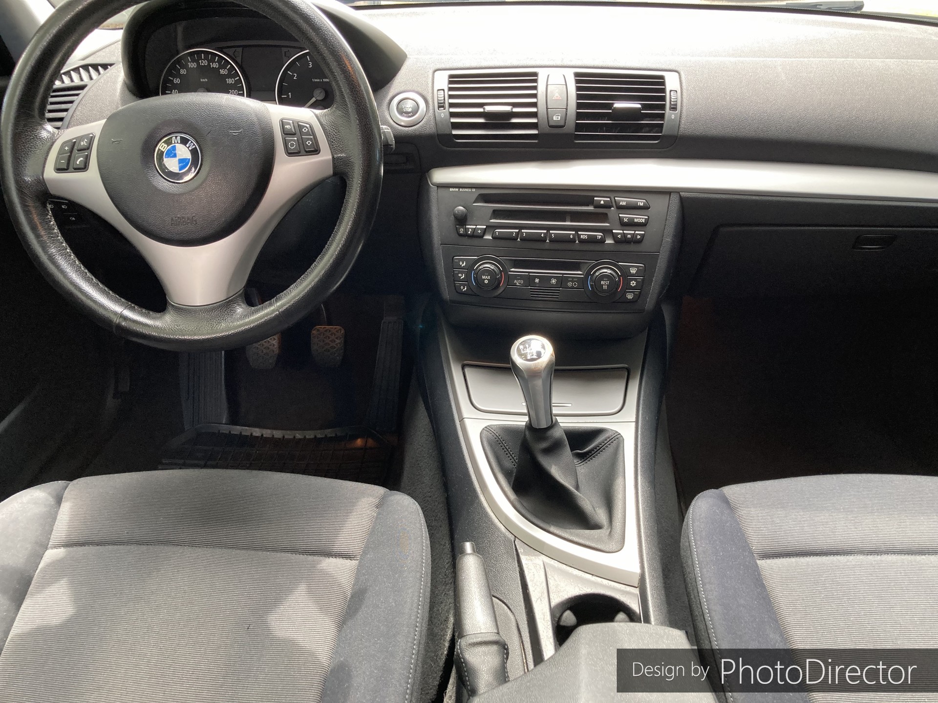 BMW 118i-image-6