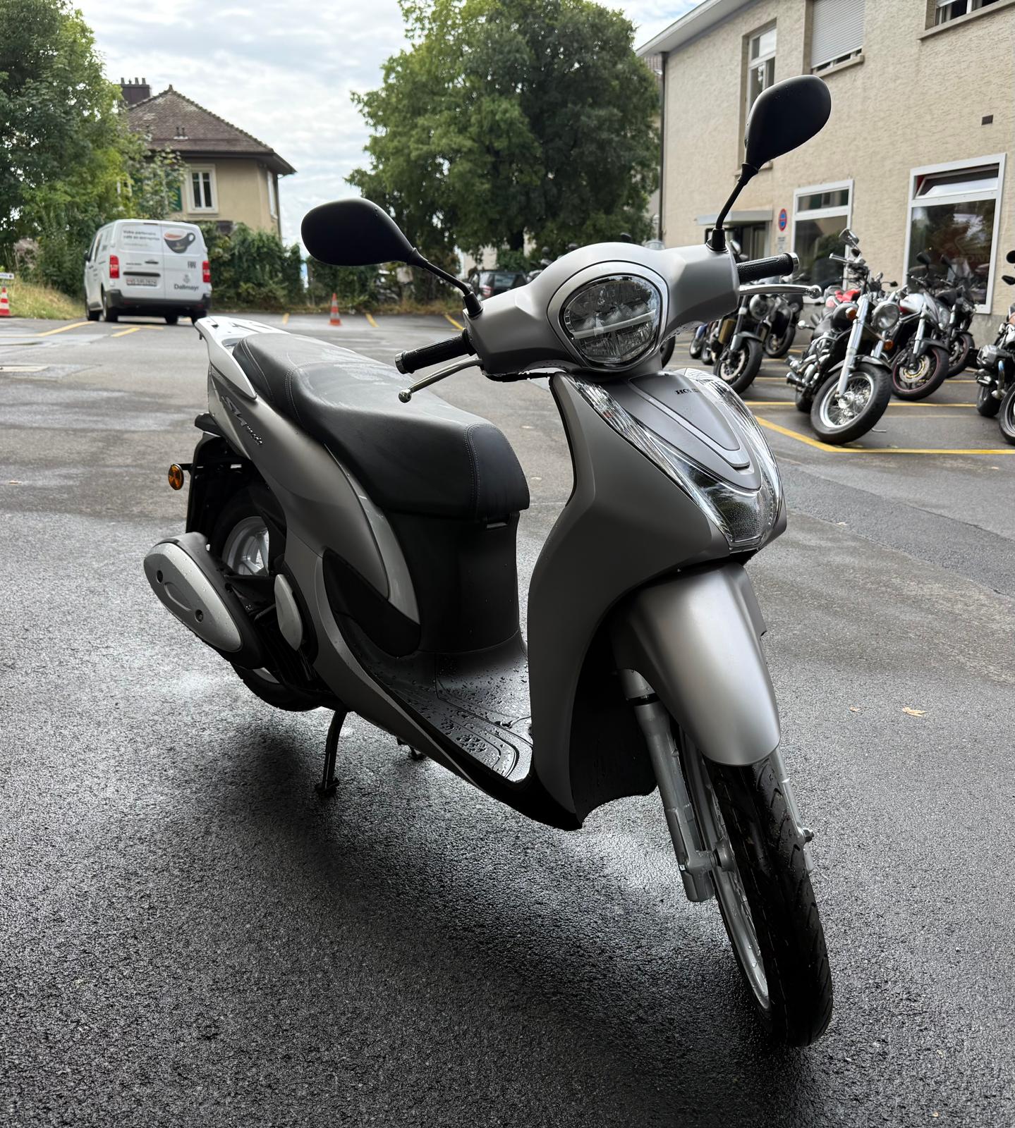 HONDA SH 125 i Mode-showroom-element-1