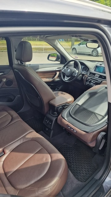 BMW 20i xDrive-image-1