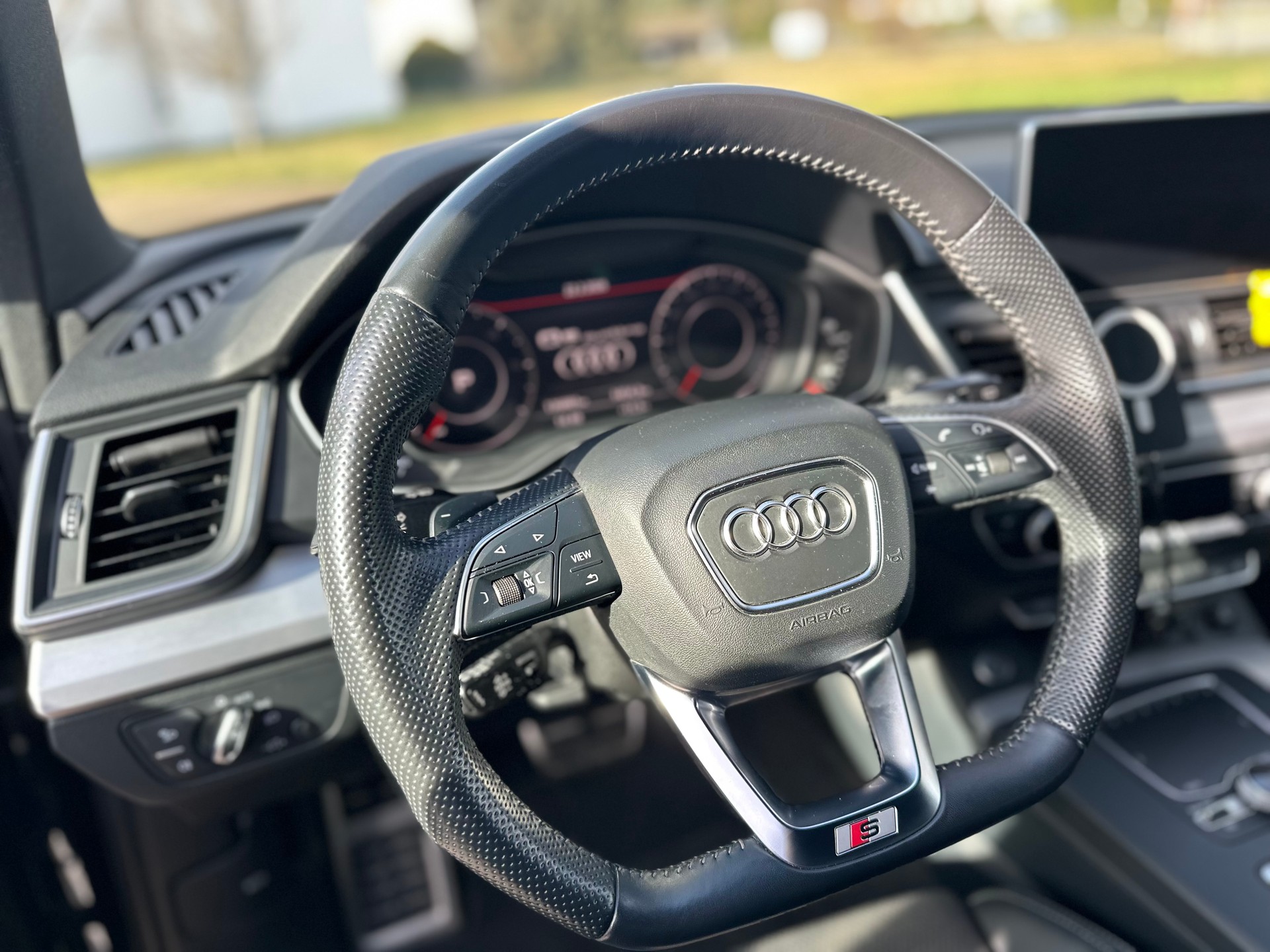AUDI Q5 40 TDI sport quattro S-tronic-image-12