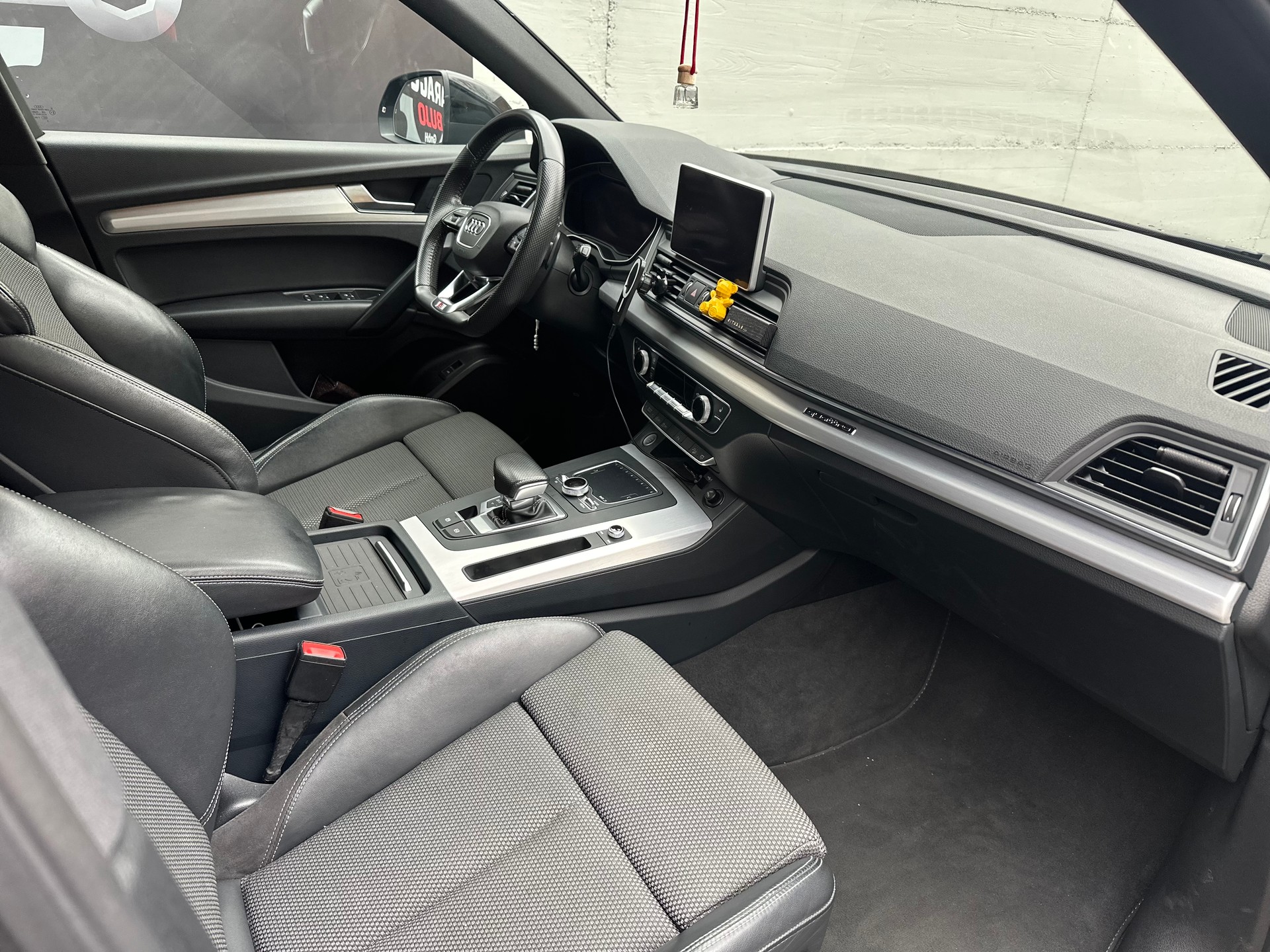 AUDI Q5 40 TDI sport quattro S-tronic-image-14