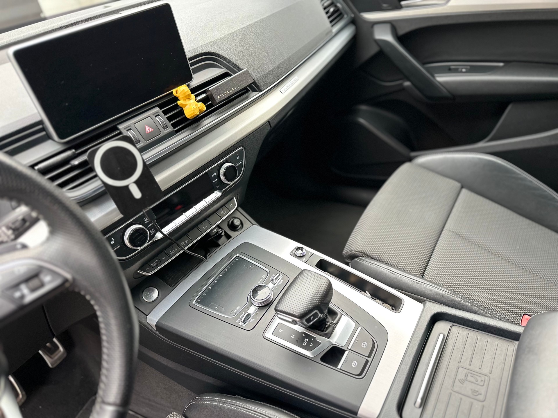 AUDI Q5 40 TDI sport quattro S-tronic-image-13