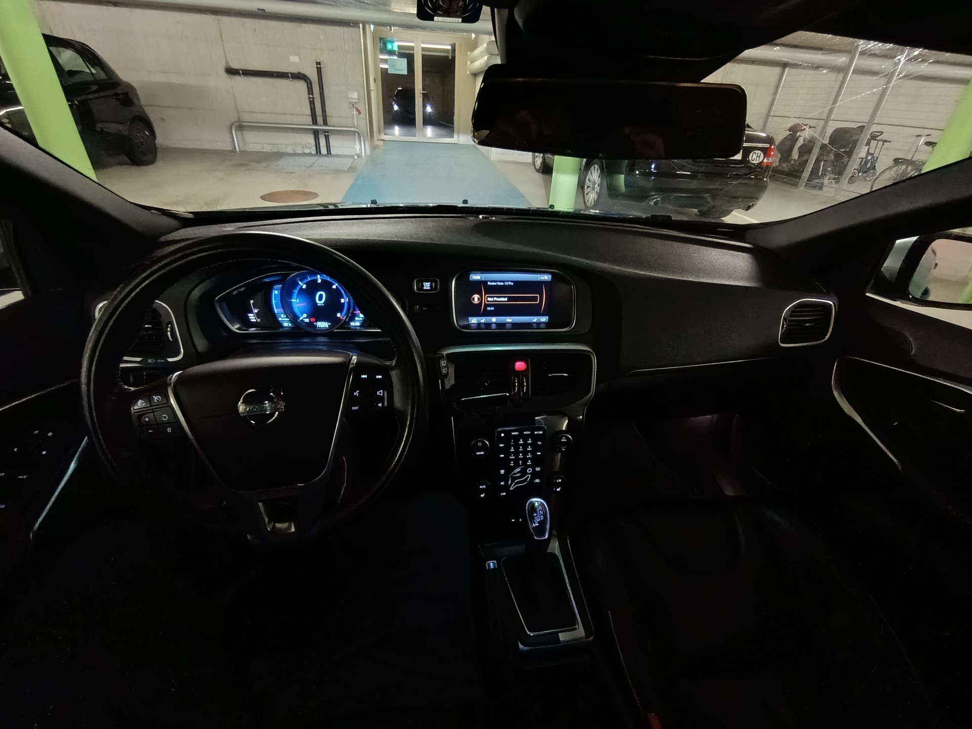 VOLVO 2.0 D4 R-Design S/S-image-1