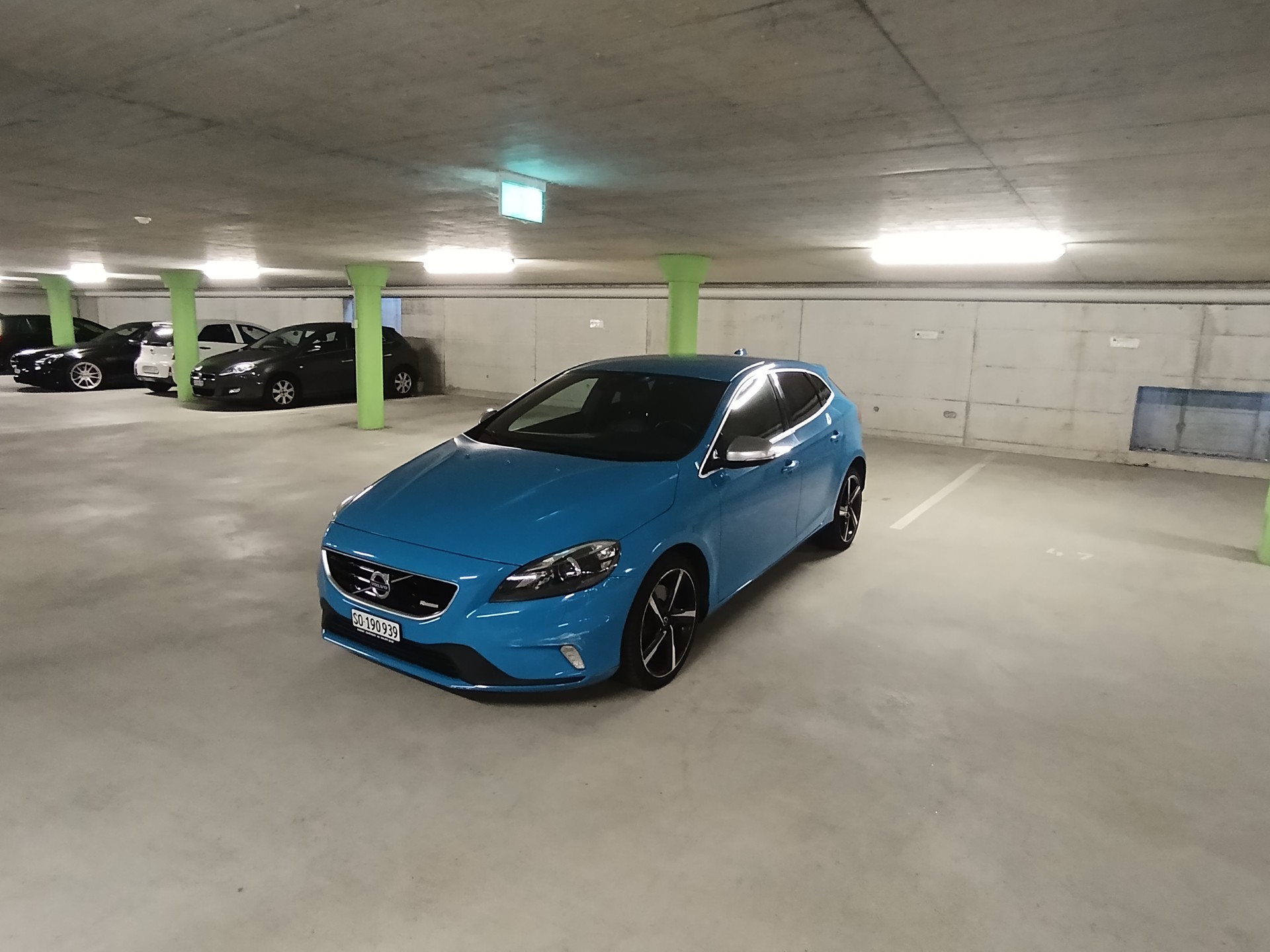 VOLVO 2.0 D4 R-Design S/S-image-2