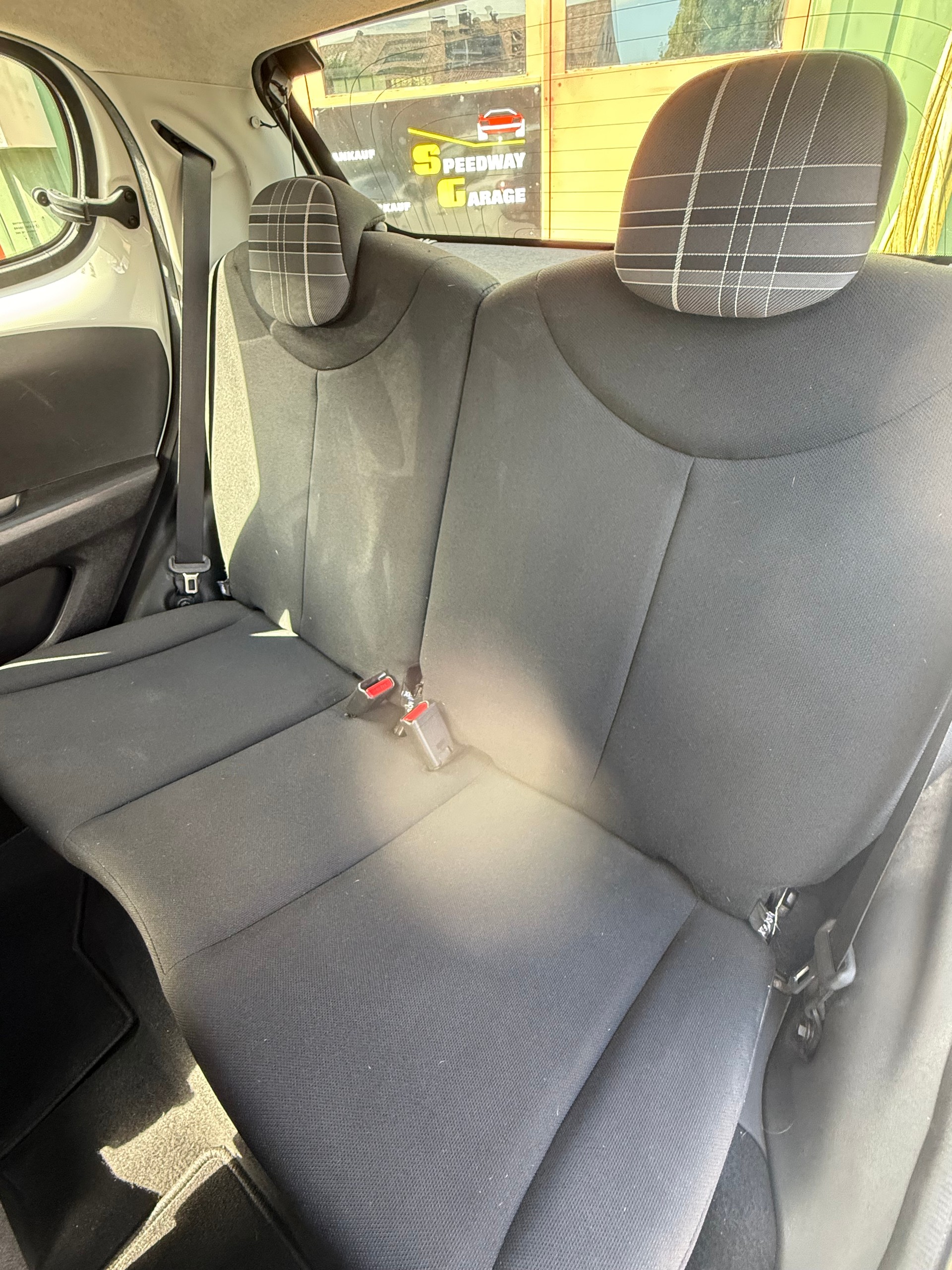 PEUGEOT 108 1.2 VTi Allure-image-7