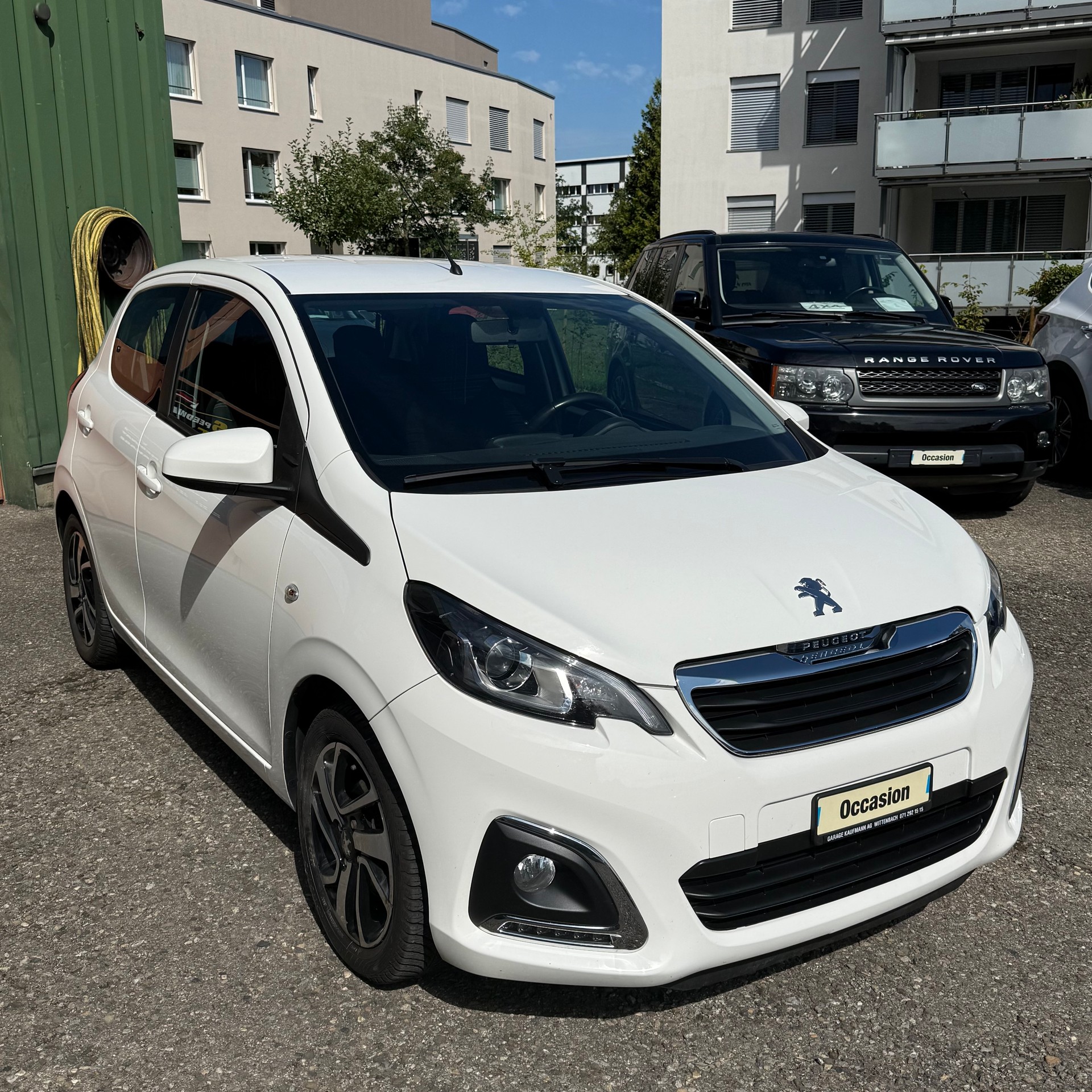 PEUGEOT 108 1.2 VTi Allure-image-0