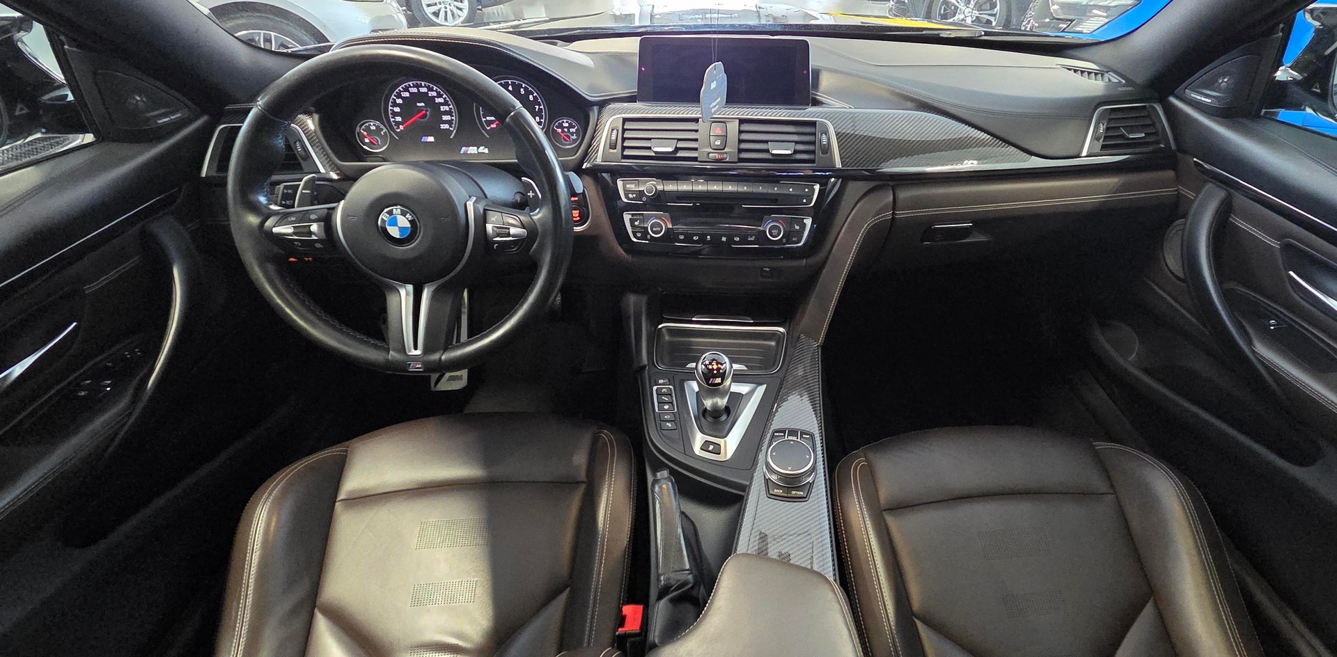 BMW M4 Coupé Competition DKG-image-4