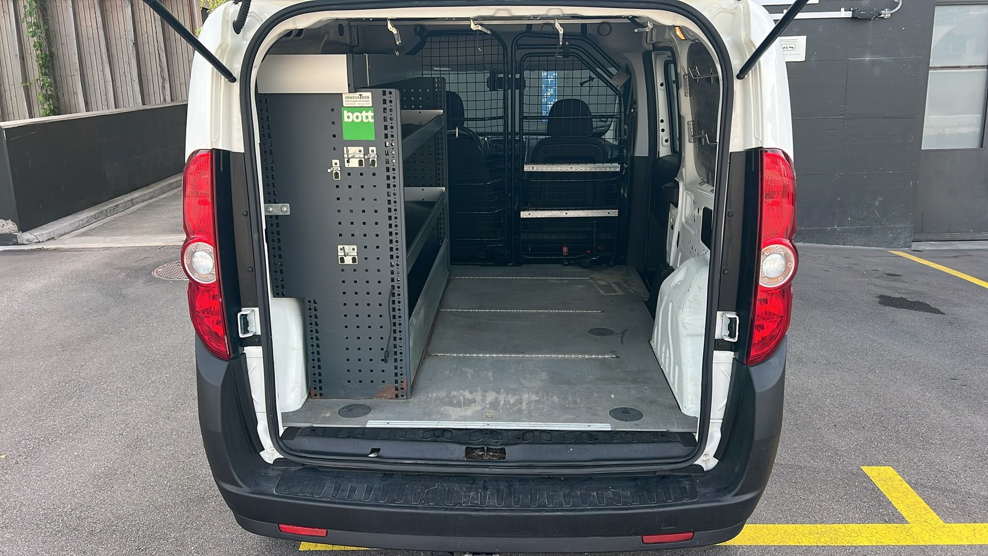 OPEL Combo 1.4 CNG Turbo ecoFLEX 2.4 L2H1-image-15